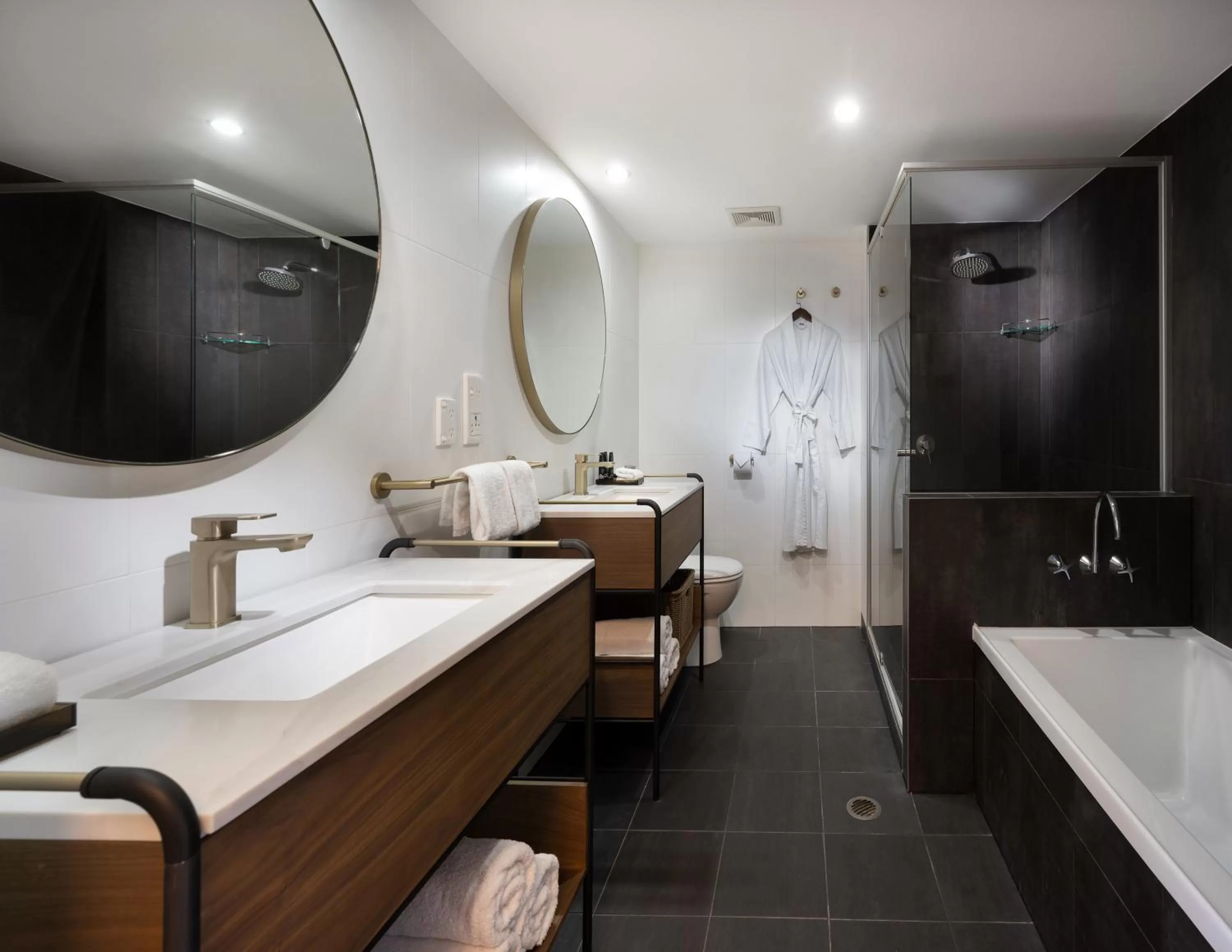 Bathroom in Mantra Terrace Brisbane