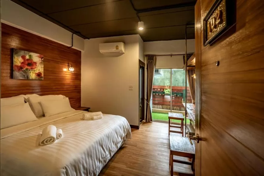 Photo of the whole room, Bed in Ingmon House