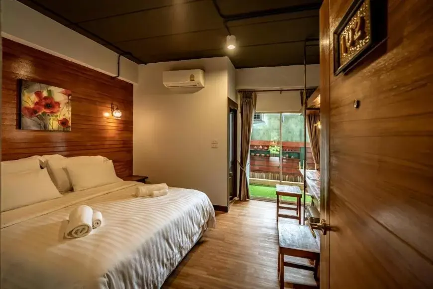 Queen Room with Balcony in Ingmon House Queen Room with Balcony in Ingmon House