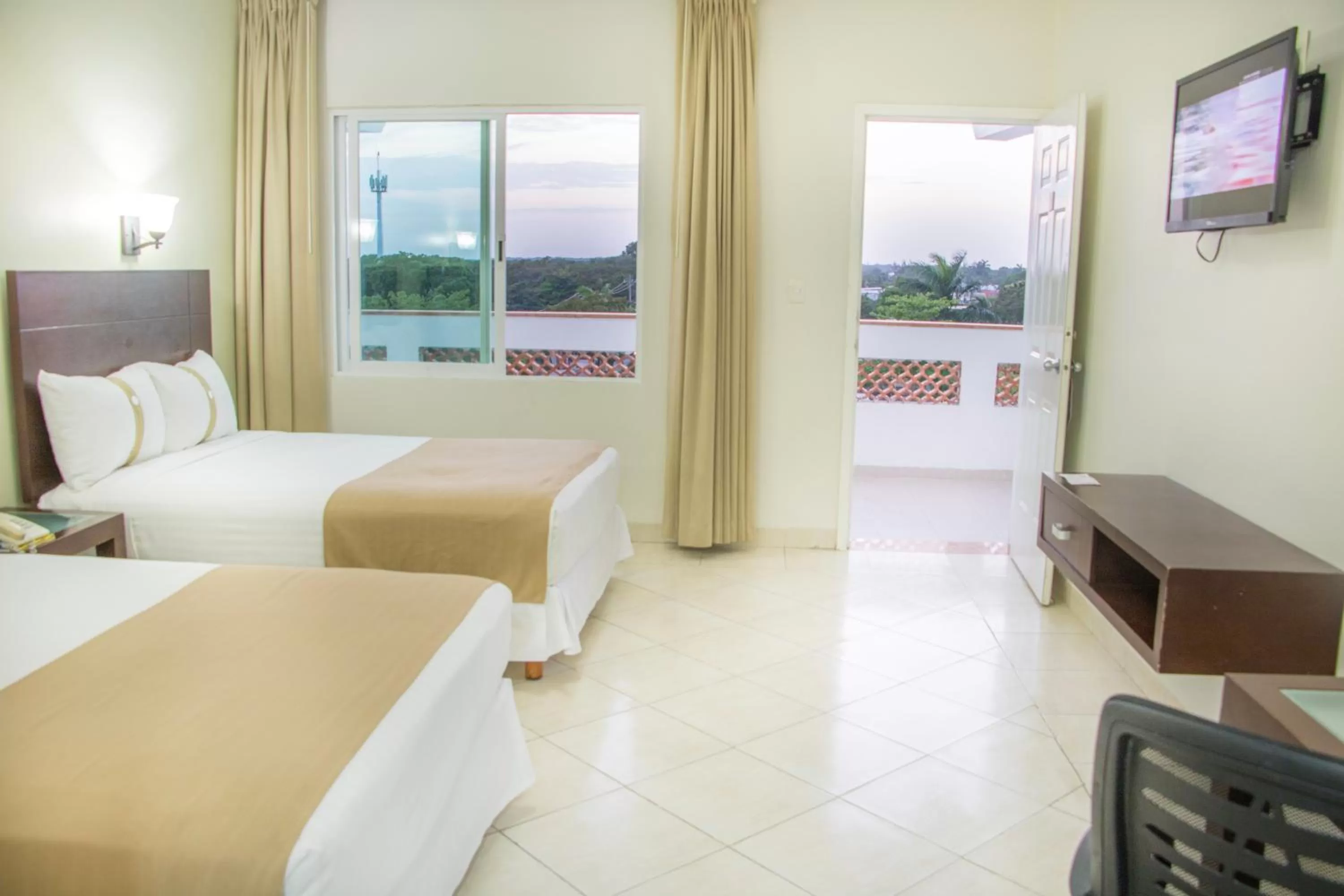 Photo of the whole room, Bed in Hotel Casa Blanca