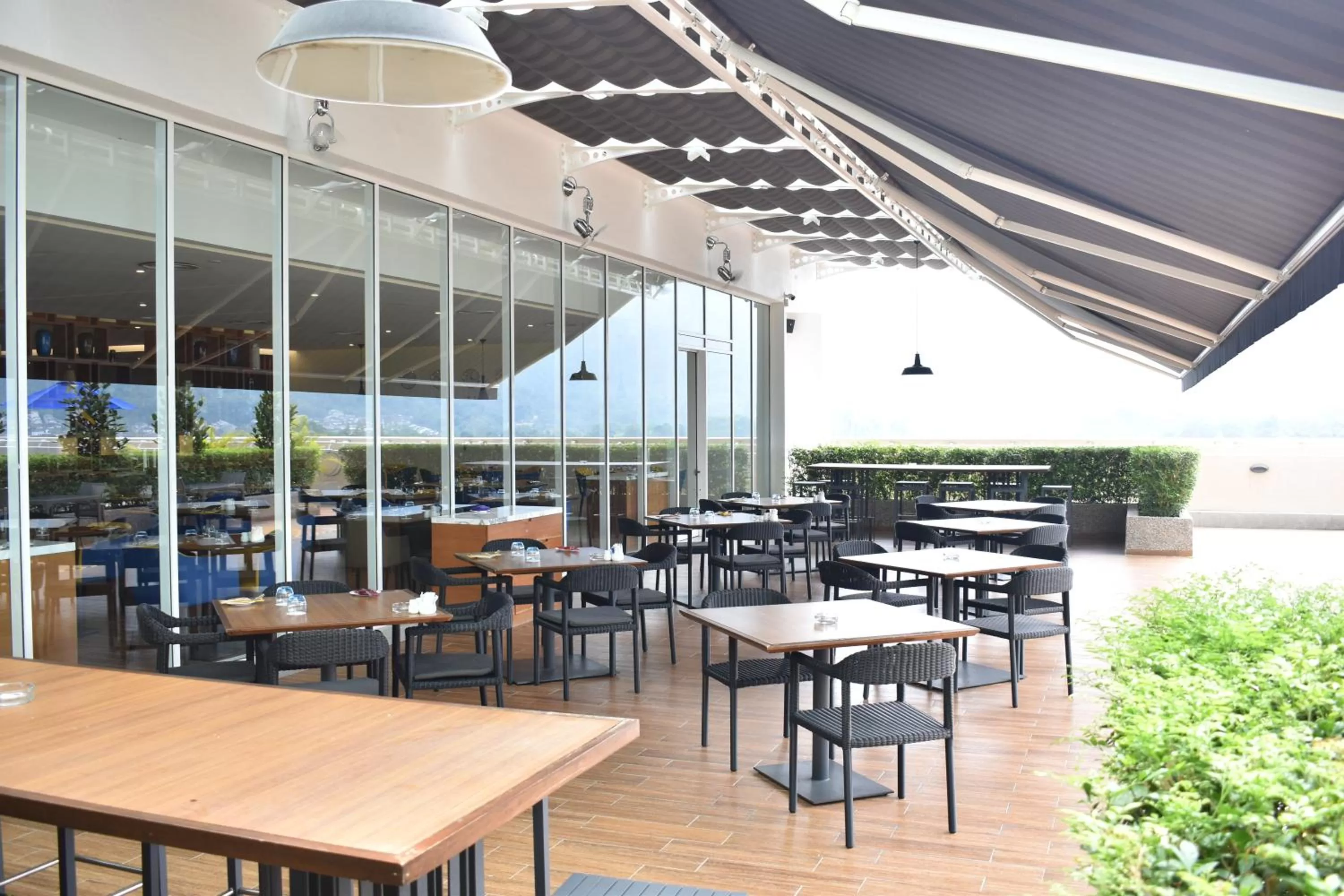 Restaurant/places to eat in Novotel Taiping