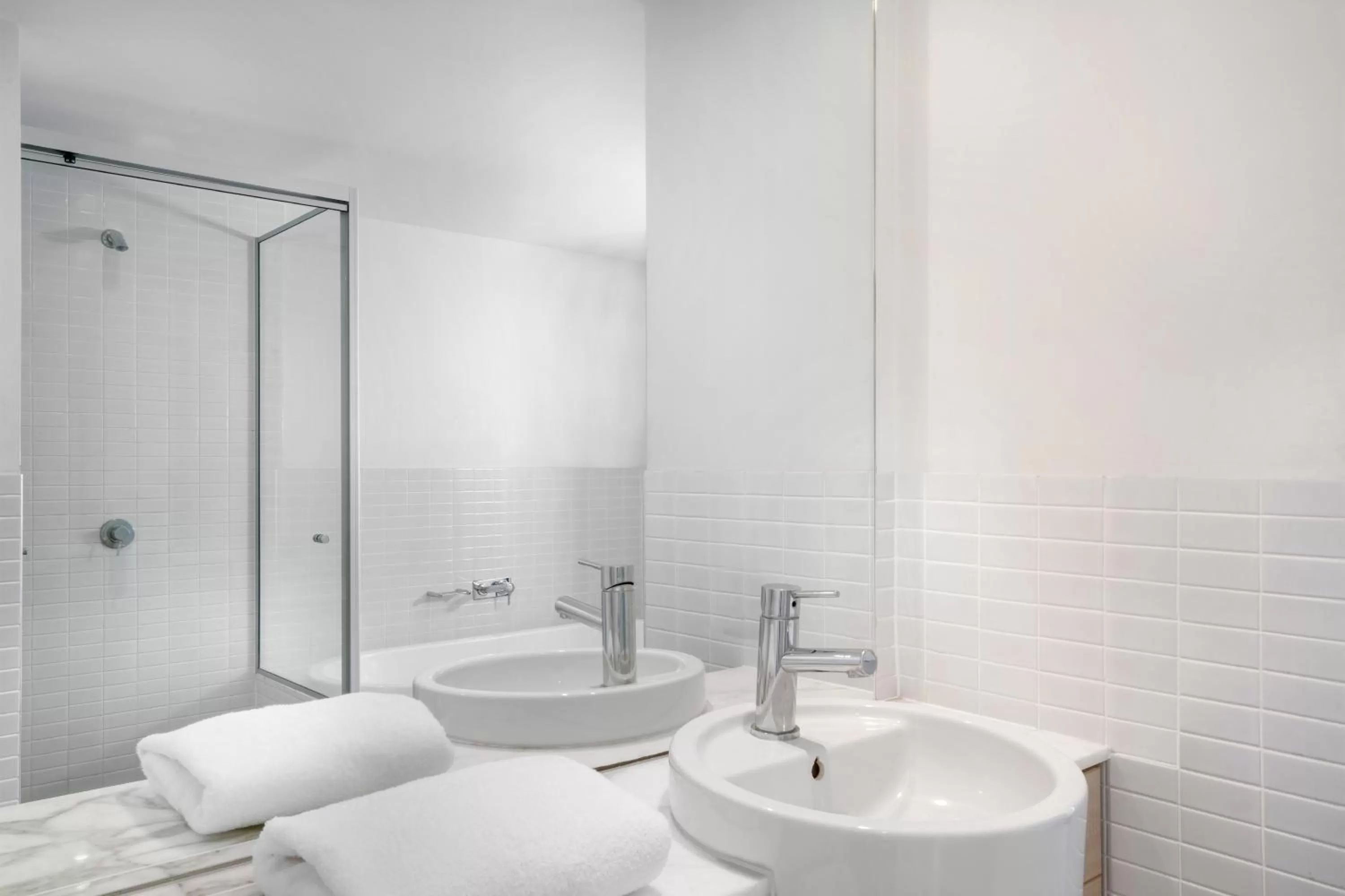 Bathroom in Peppers Blue on Blue