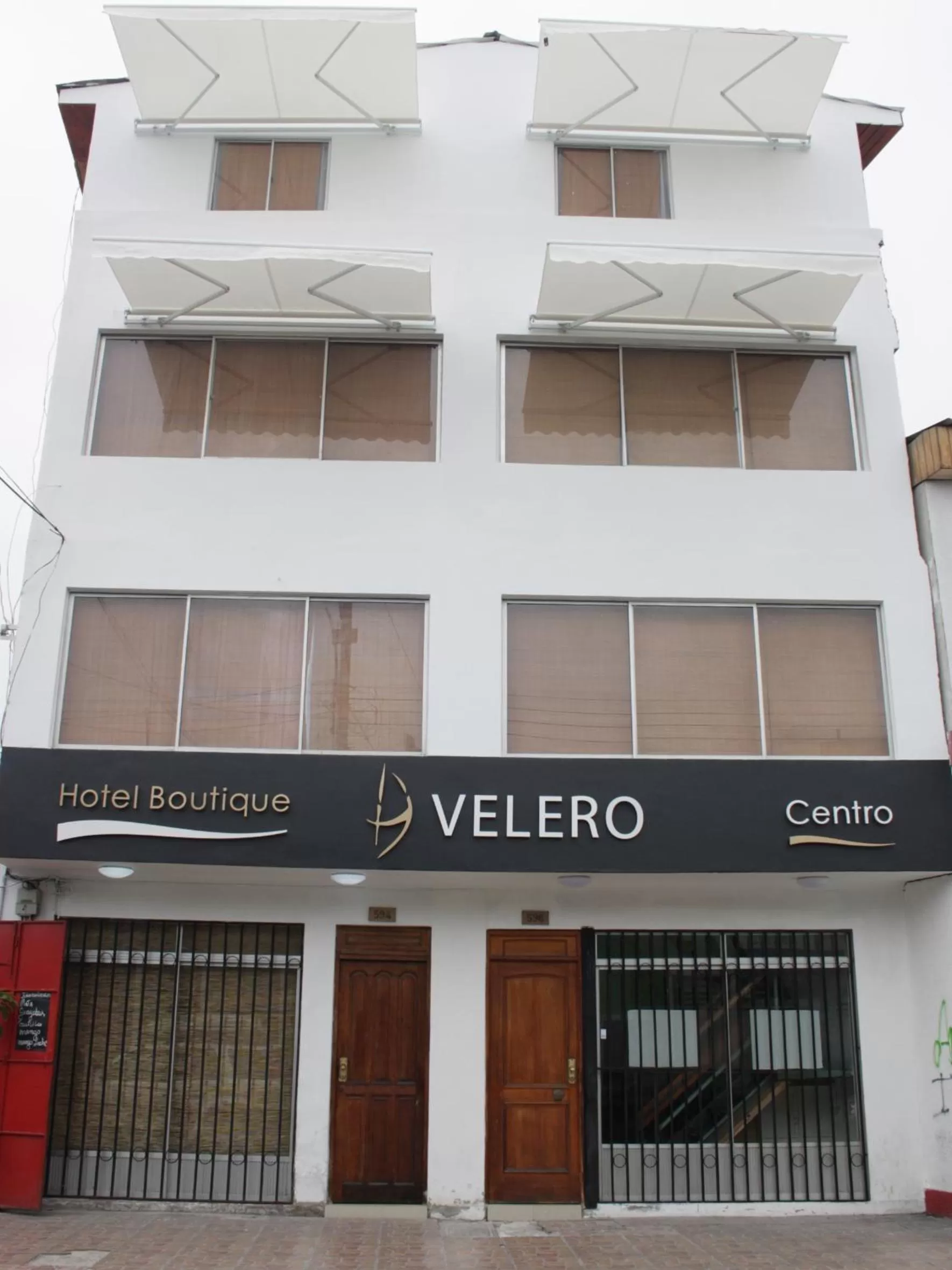 Facade/entrance, Property Building in Hotel Velero Centro