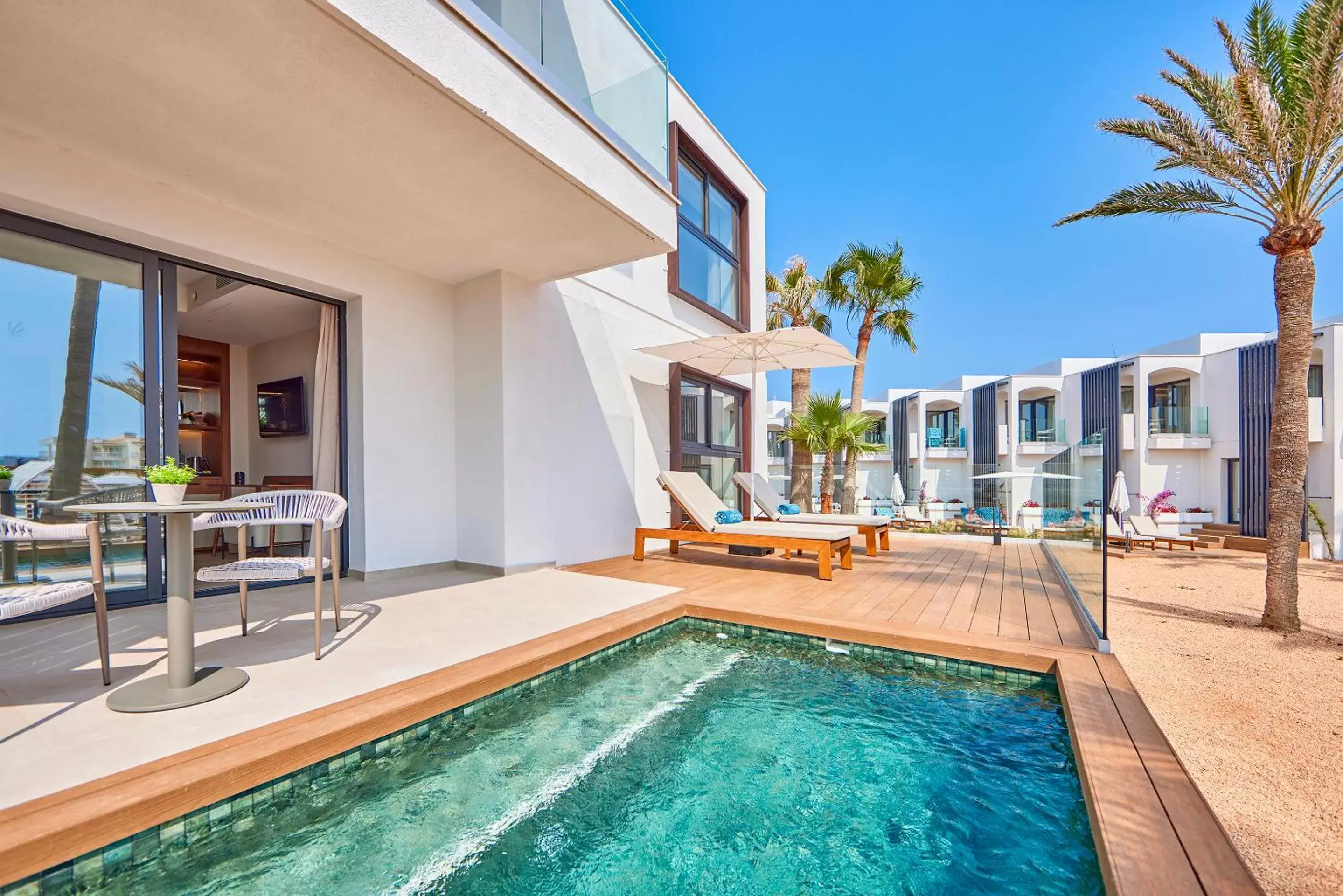 Suite with Private Pool and Sea View in Universal Grand León & Spa Suite with Private Pool and Sea View in Universal Grand León & Spa