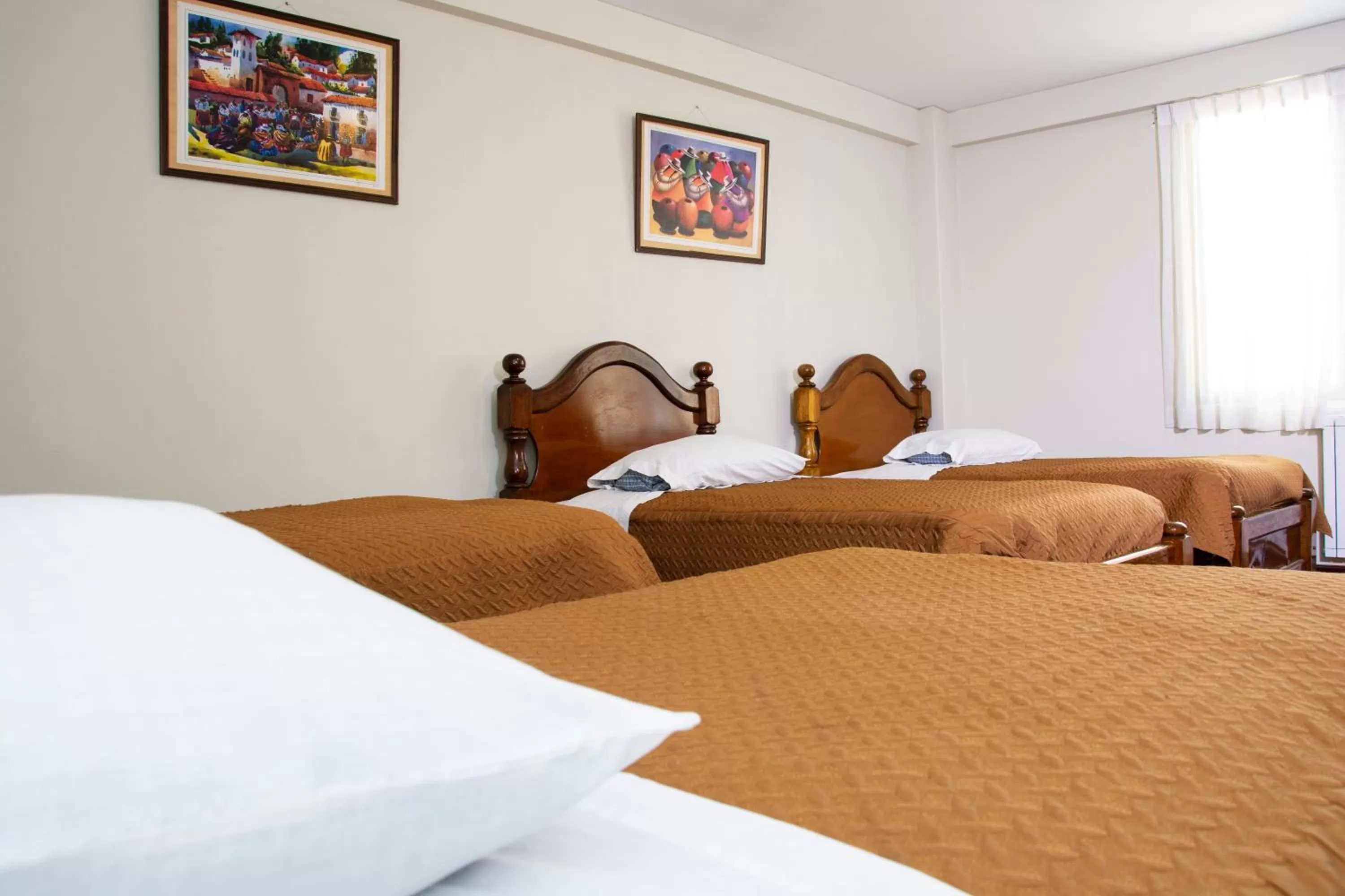 Photo of the whole room, Bed in Inca's Room