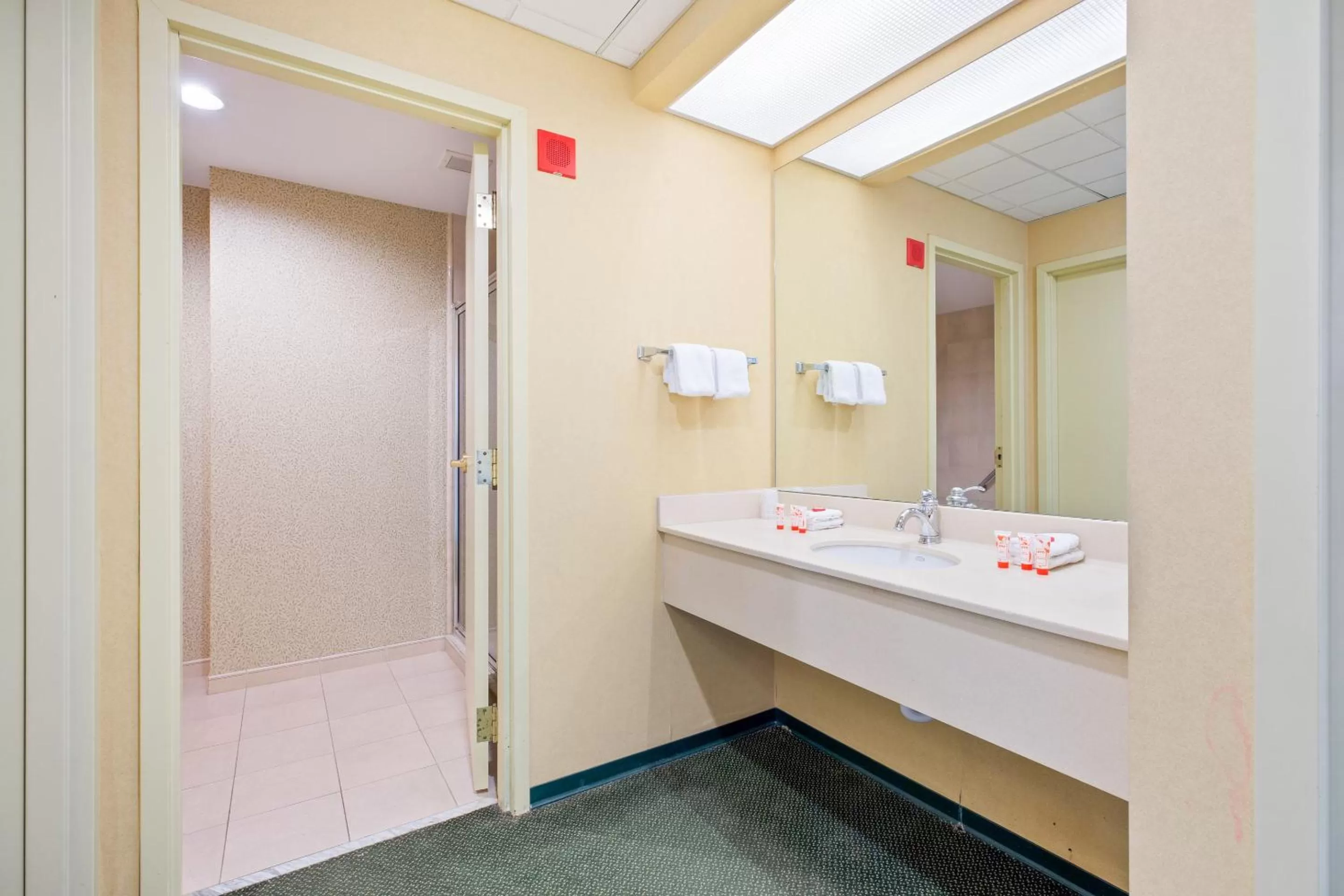 Bathroom in OYO Hotel St Louis Downtown City Center MO