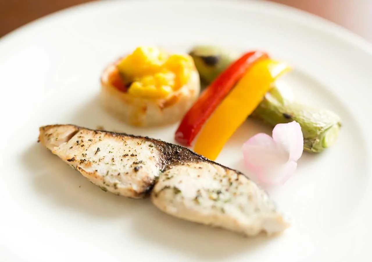 Food close-up in Aura Tachibana