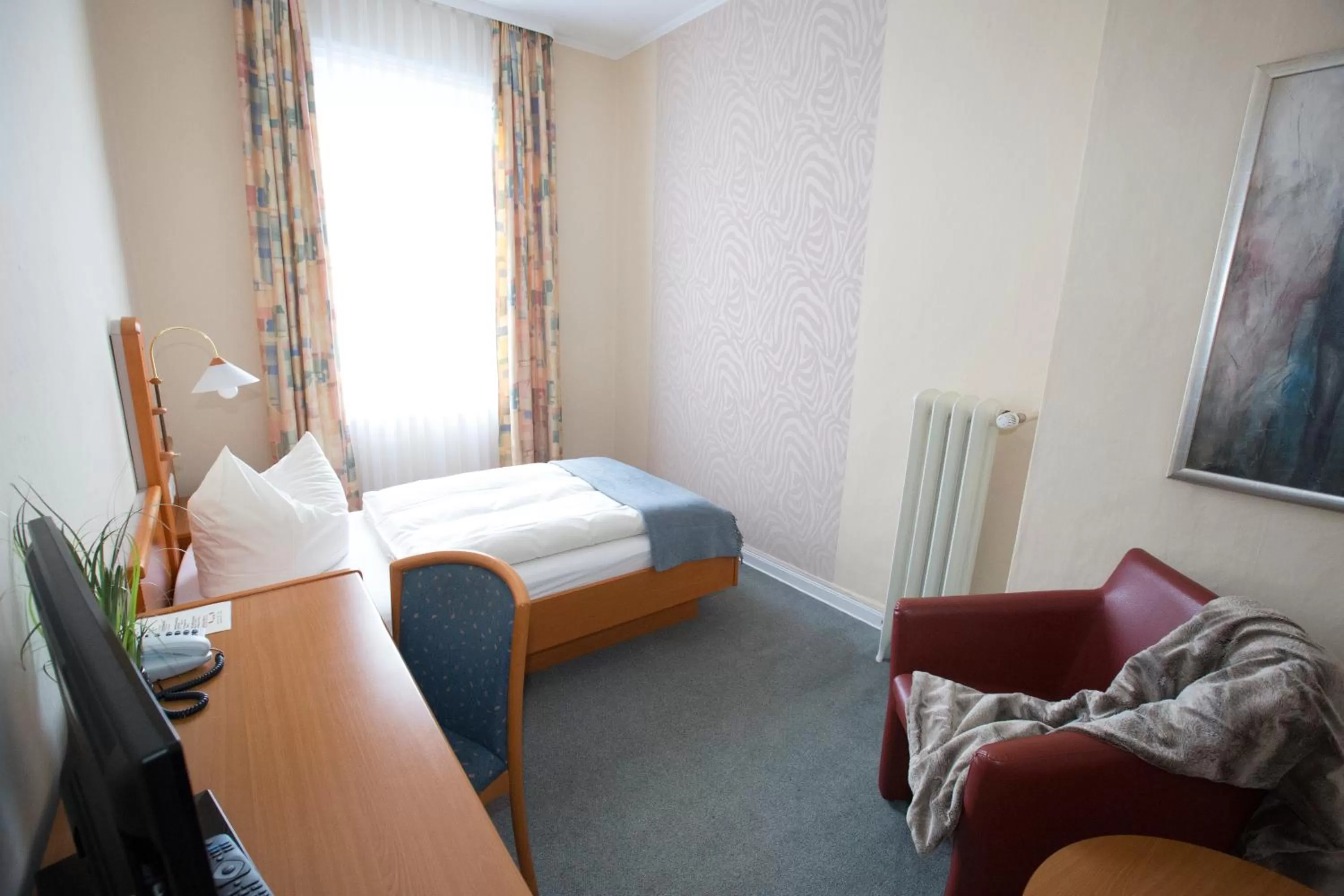 Bedroom, Bed in Hotel-Restaurant Wilhelmsbad