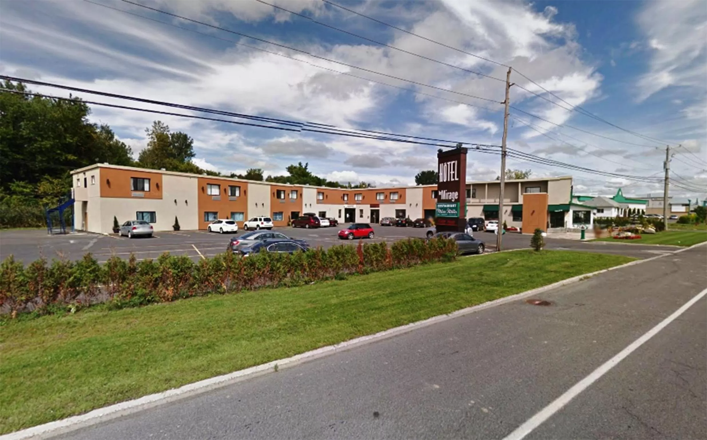 Property building in Hotel Le Mirage