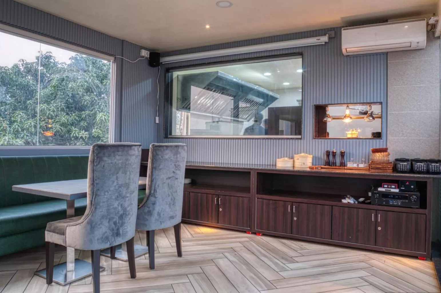 Restaurant/places to eat in The Samilton