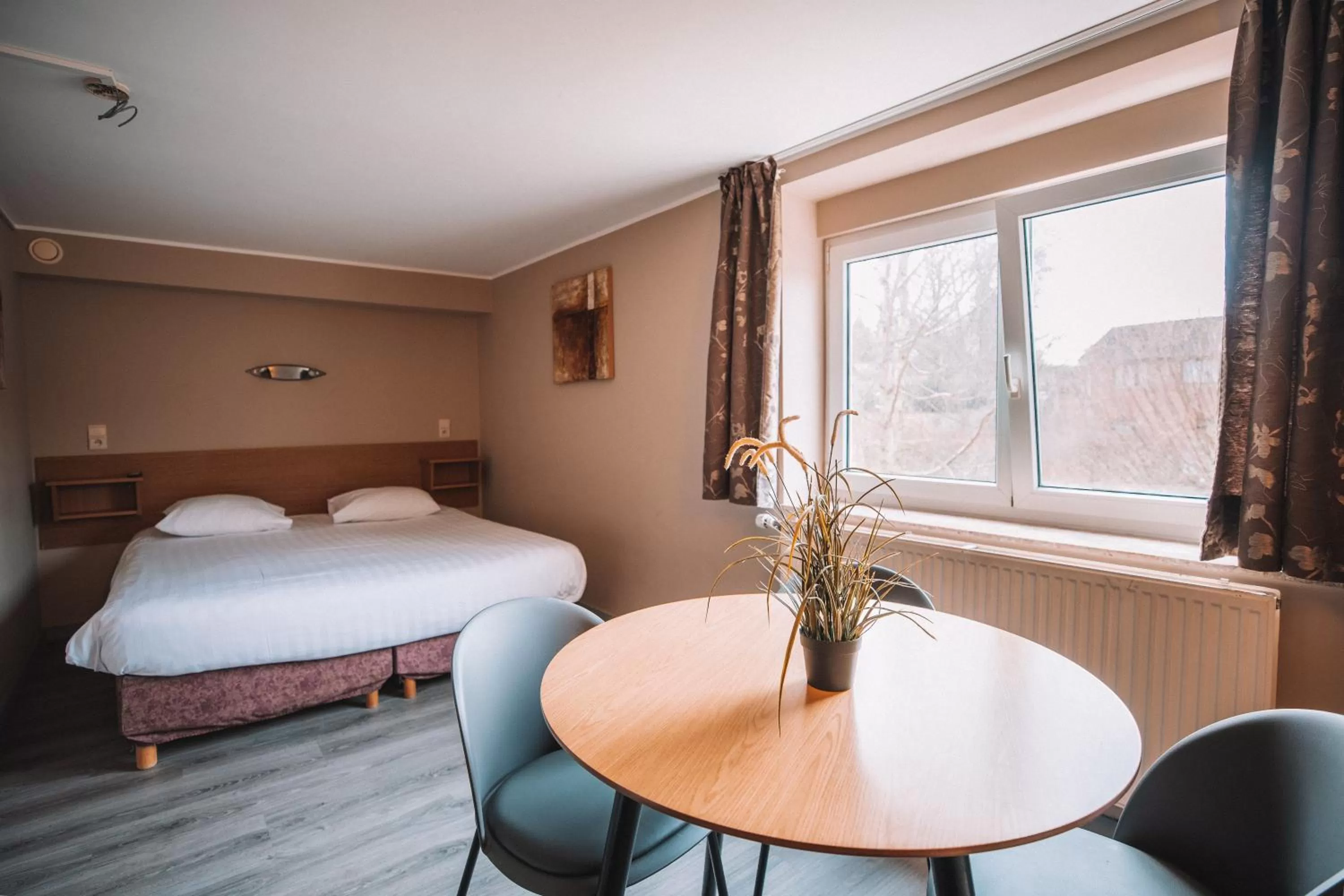 Bedroom, Bed in Hotel Le Midi