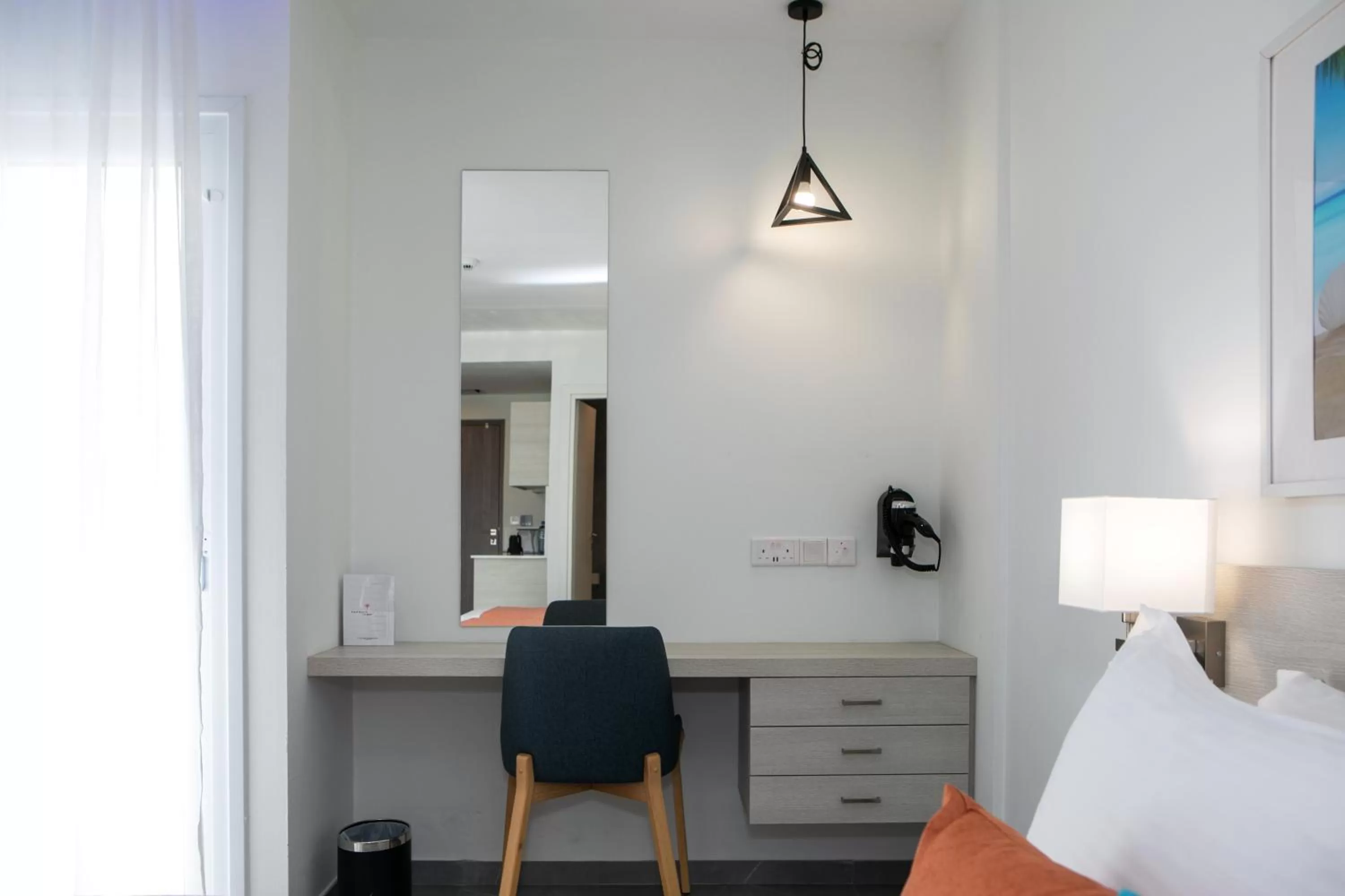 Seating area, Bed in Best Western Plus Larco Hotel