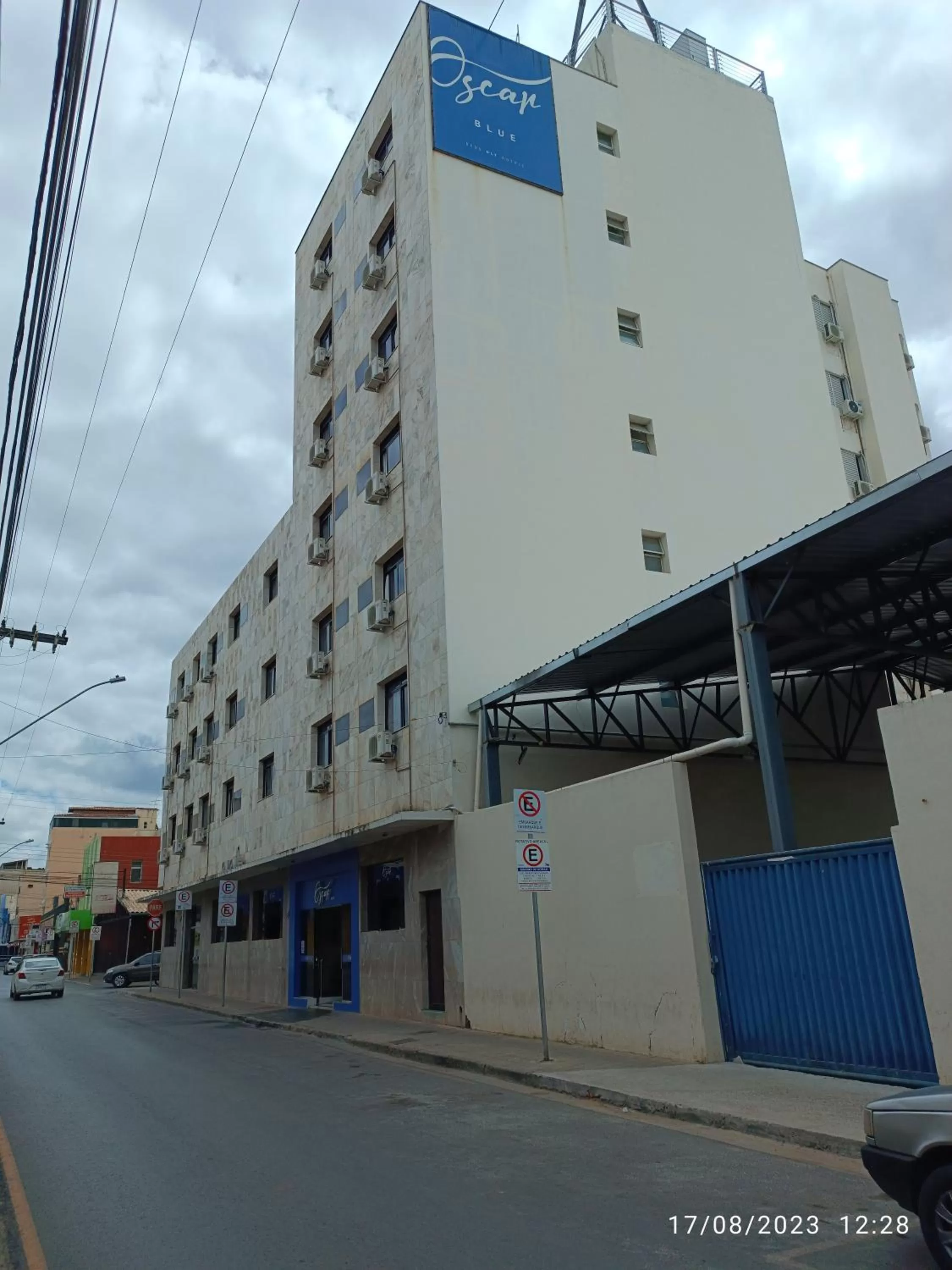 Property Building in Hotel Oscar Blue Montes Claros
