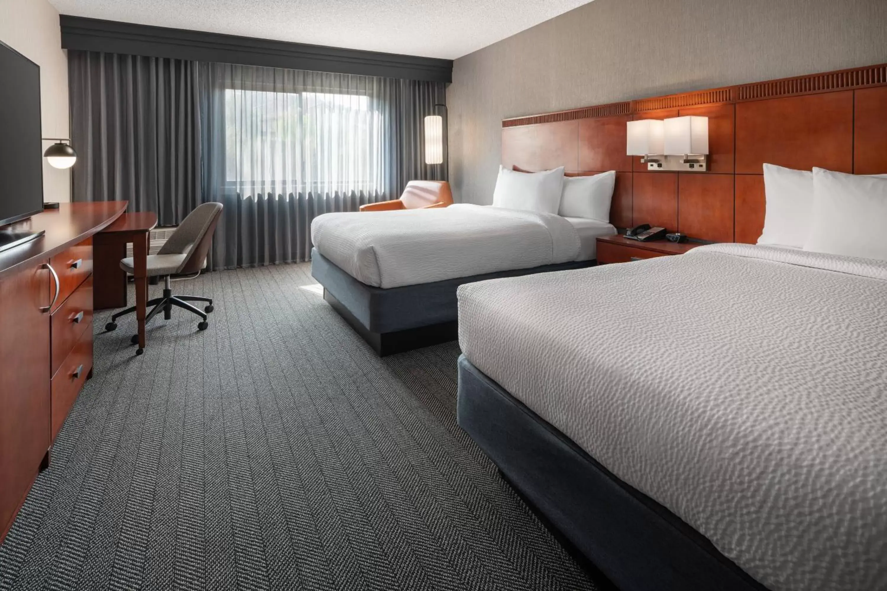 Queen Room with Two Queen Beds in Courtyard by Marriott Los Angeles Hacienda Heights Orange County Queen Room with Two Queen Beds in Courtyard by Marriott Los Angeles Hacienda Heights Orange County