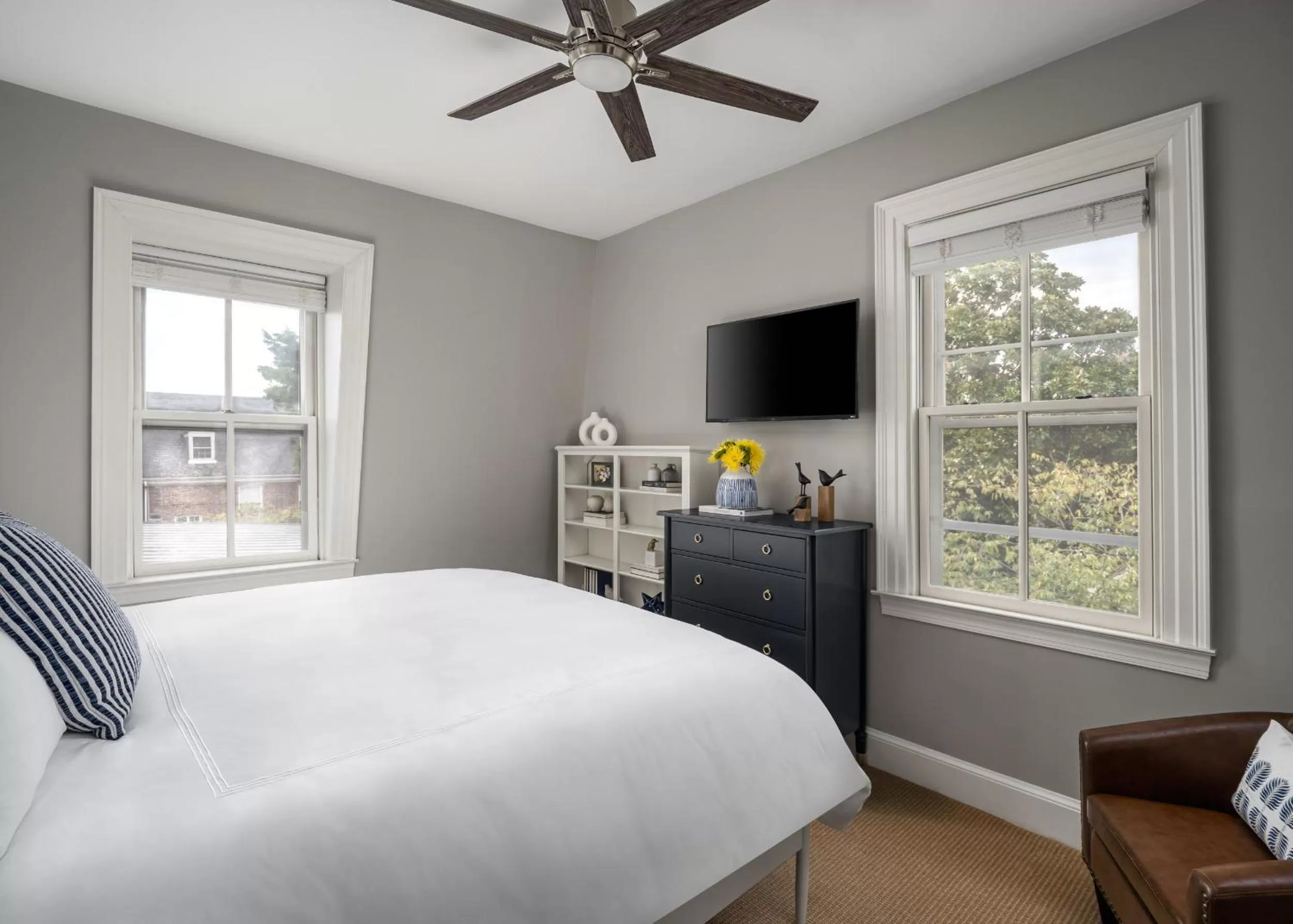 Bed in Flag House Inn