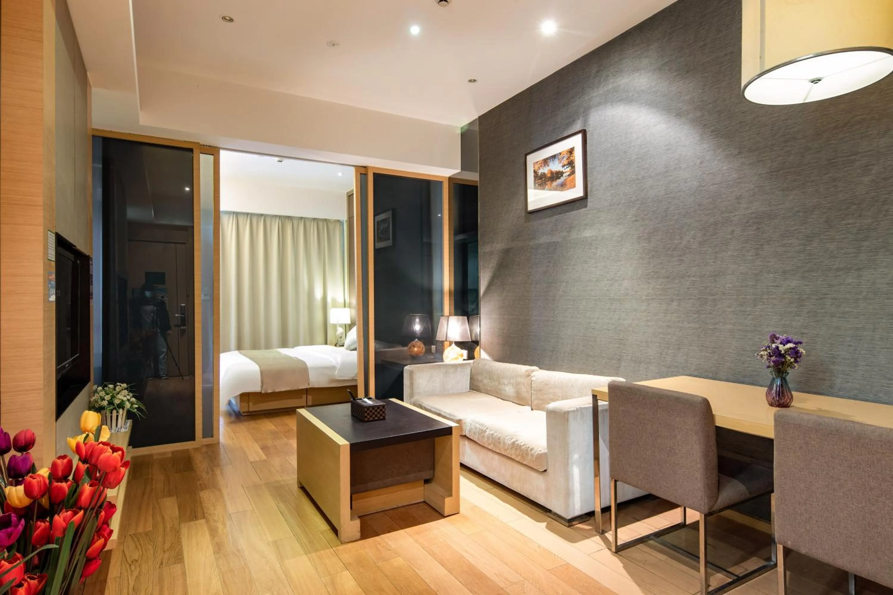 Bed in Guangzhou Xing Yi International Apartment - Poly World Branch