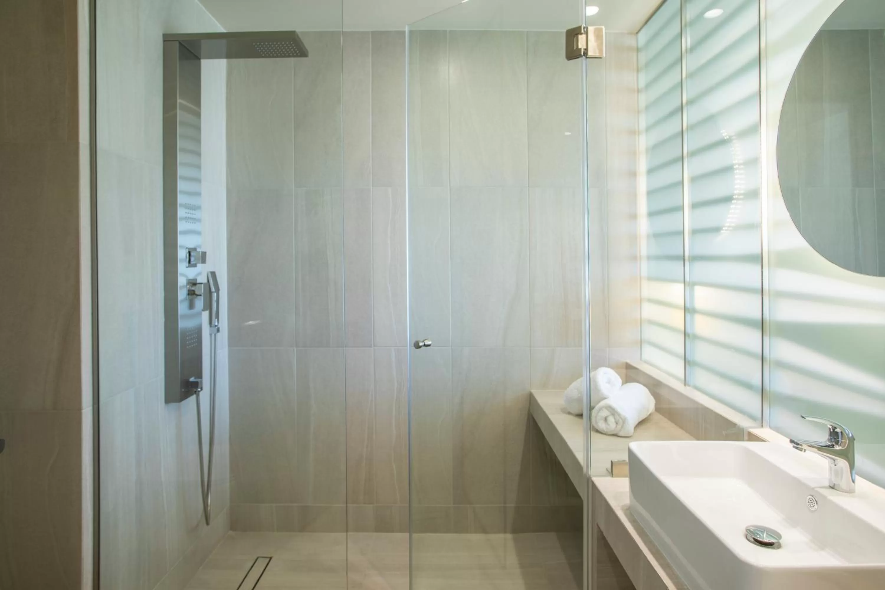 Bathroom in Green Suites Boutique Hotel