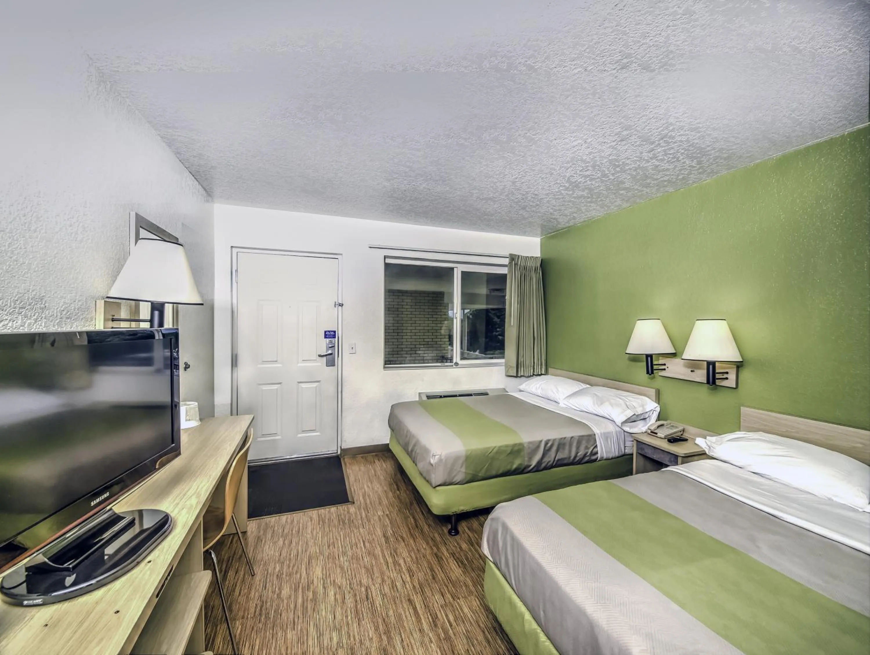 Bedroom in Motel 6-Colorado Springs, CO