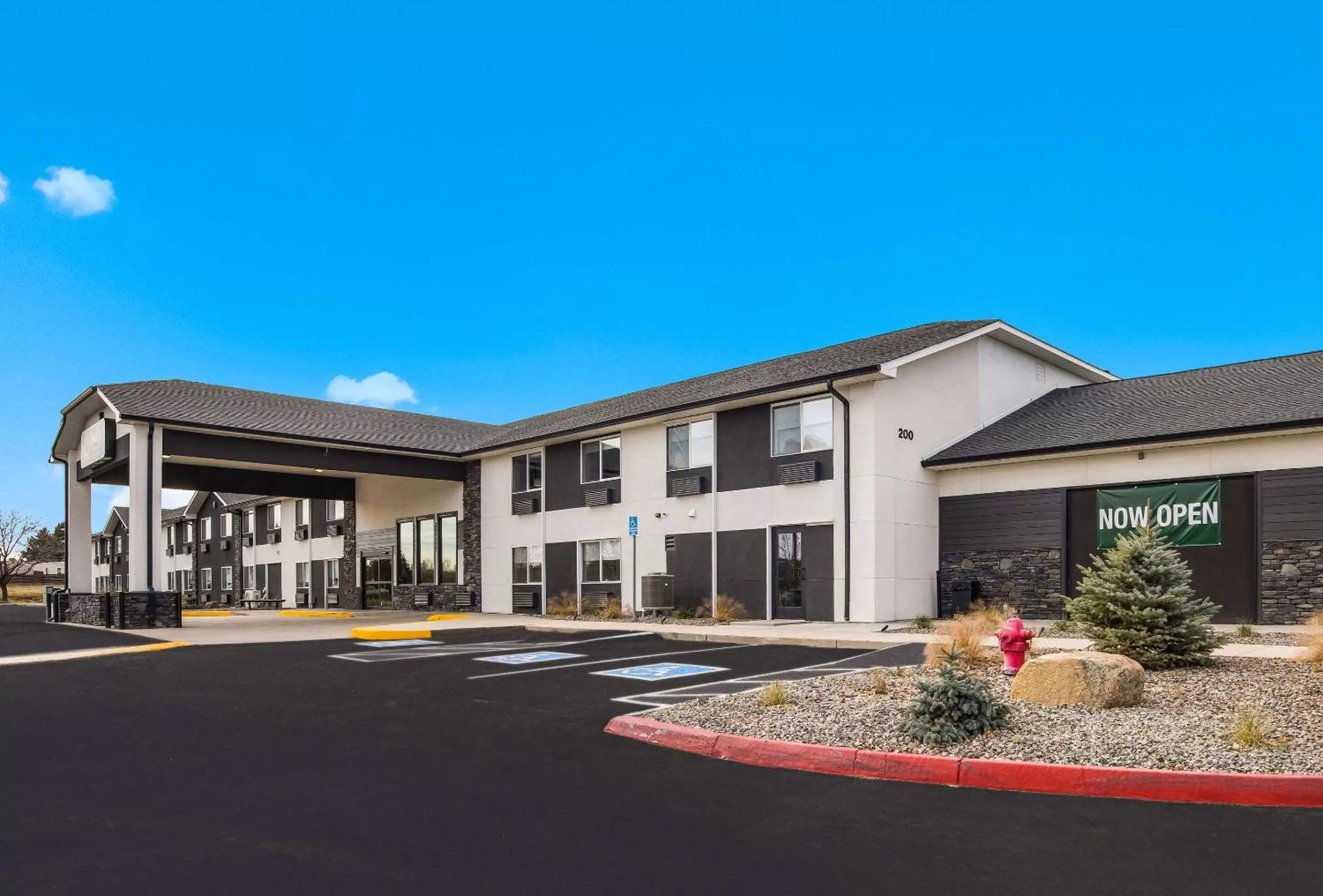 Property Building in Quality Inn & Suites Castle Rock SW Denver