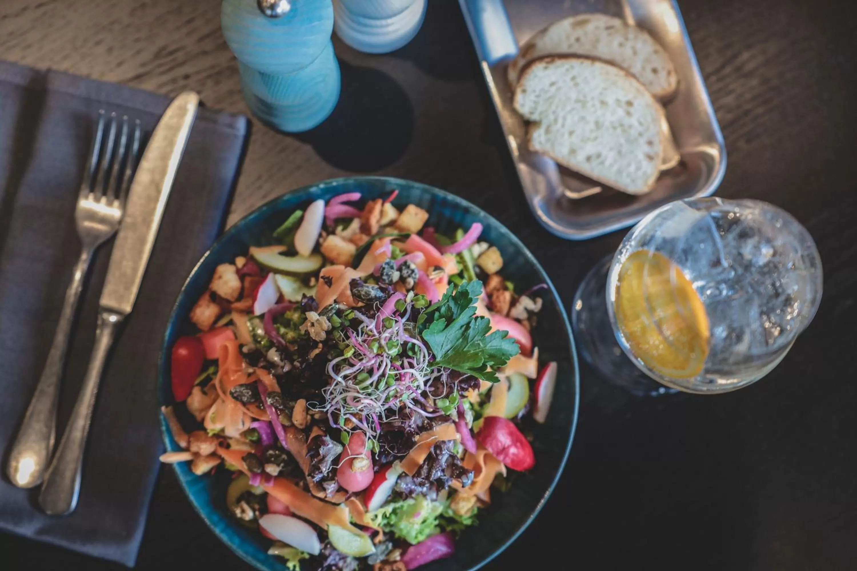 Restaurant/places to eat in AVES Hotel&Apartment Arosa