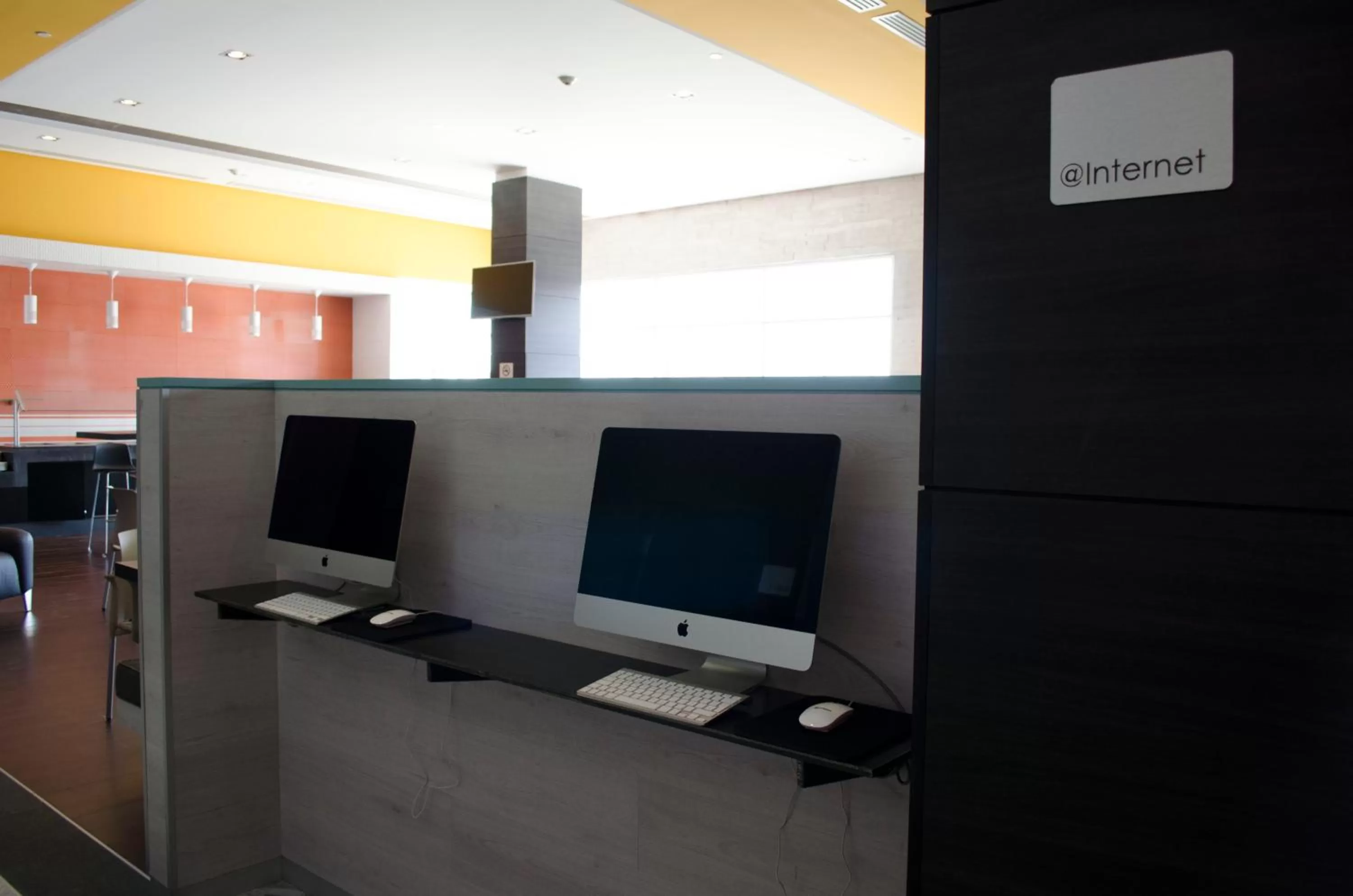 Business facilities in Casa Inn Galerias Celaya