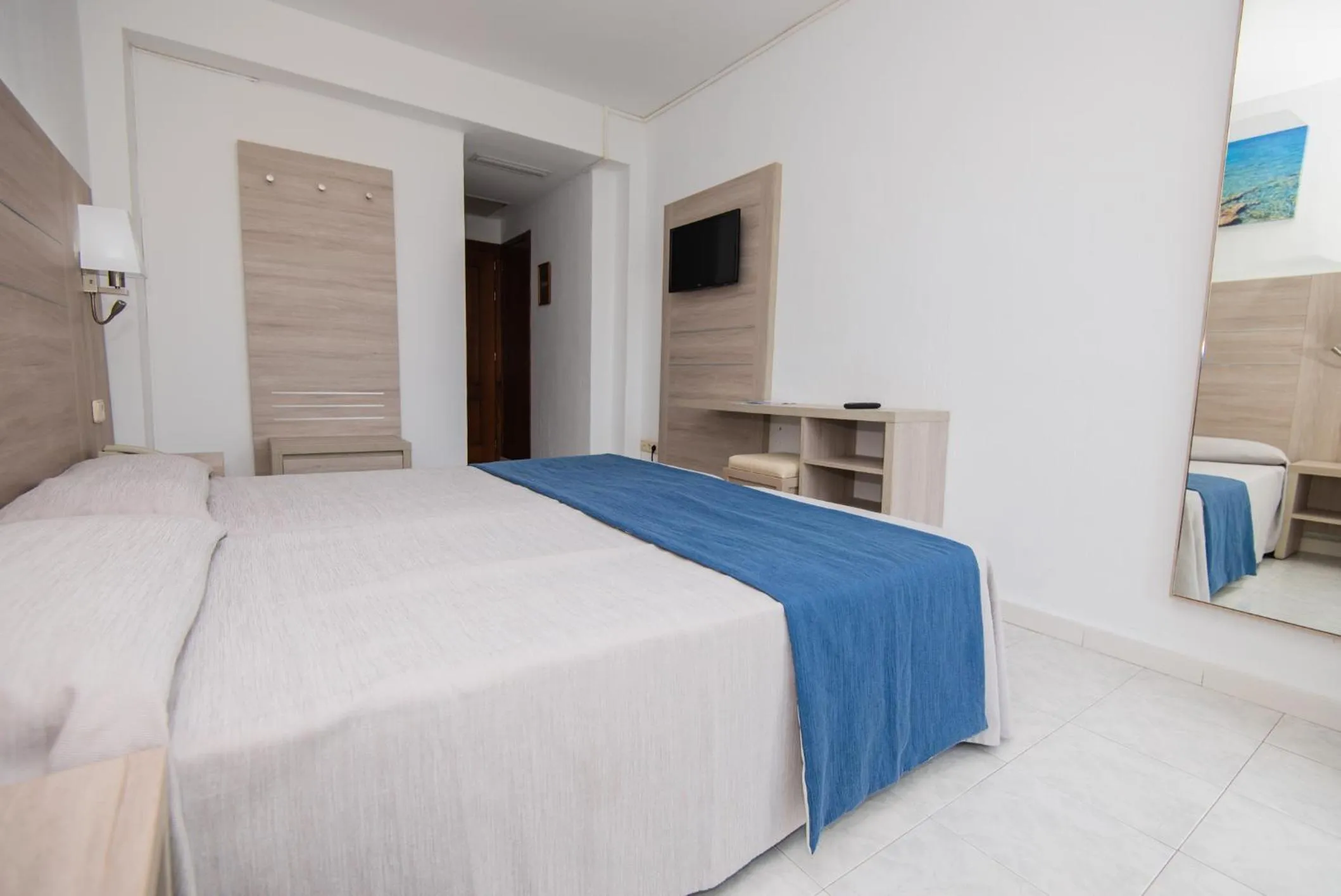 Bed in Hotel Bella Mar