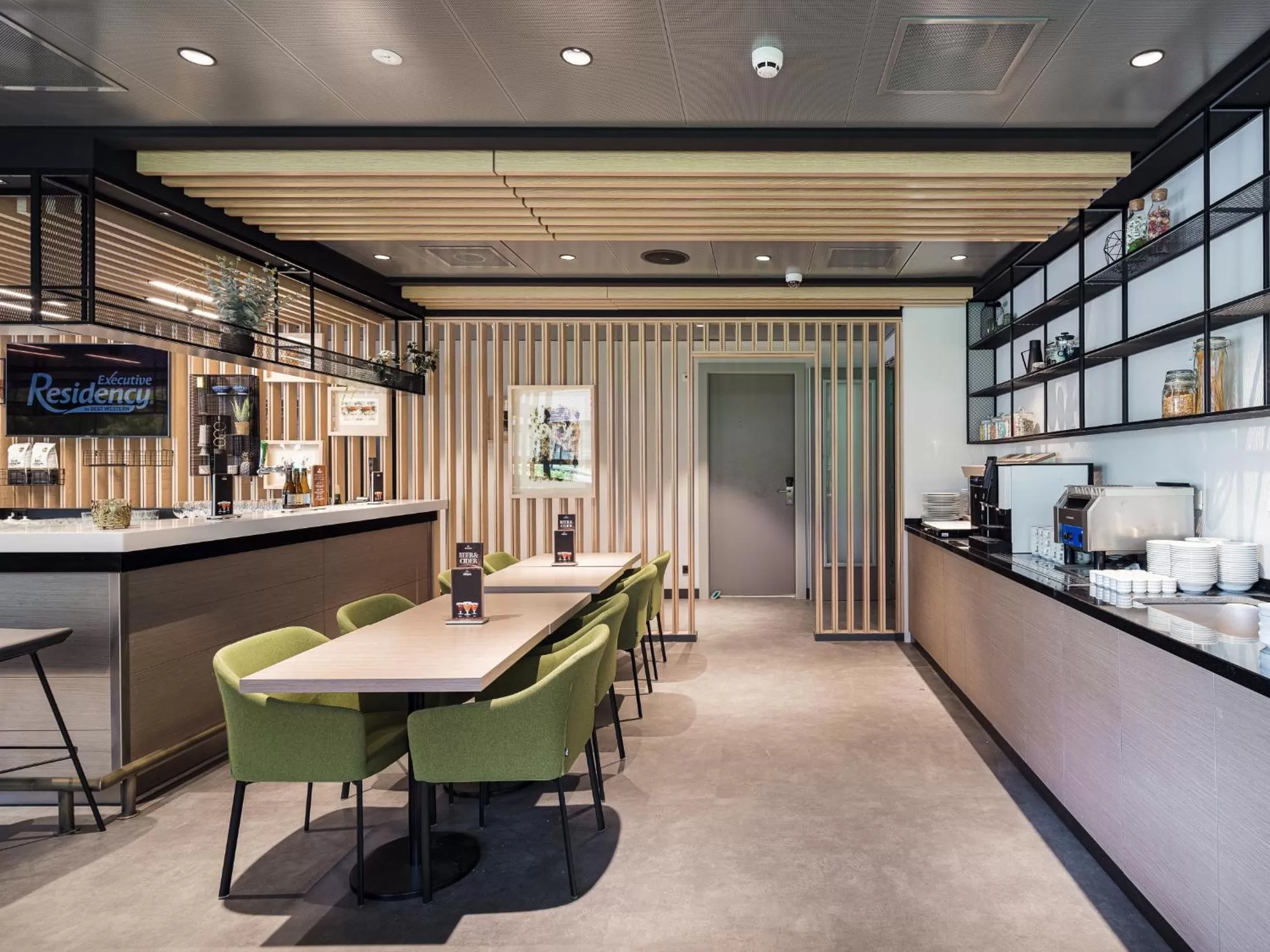 Lounge or bar in Executive Residency by Best Western Amsterdam Airport