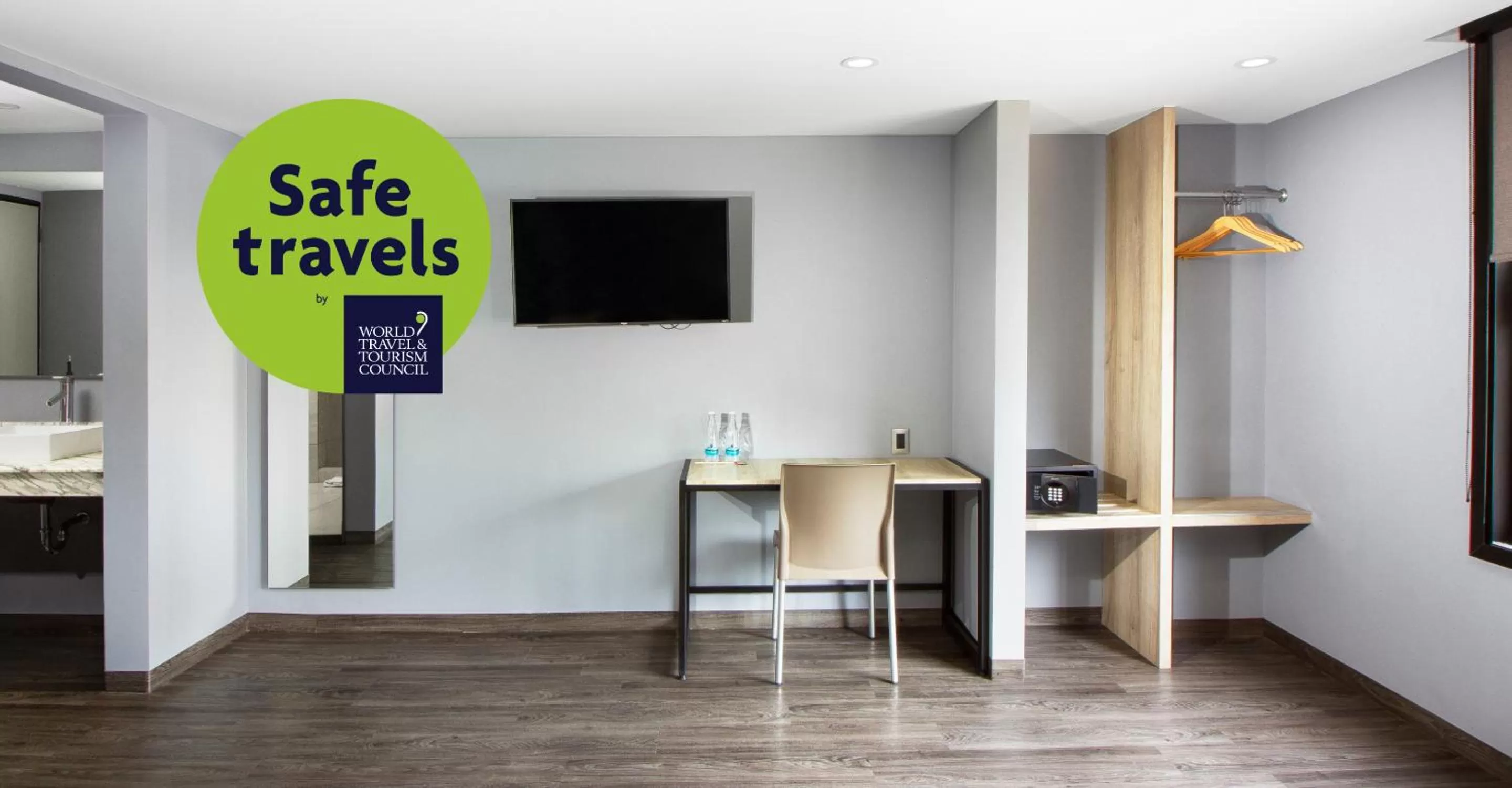 TV and multimedia in Hotel MX lagunilla CDMX, Trademark Collection by Wyndham