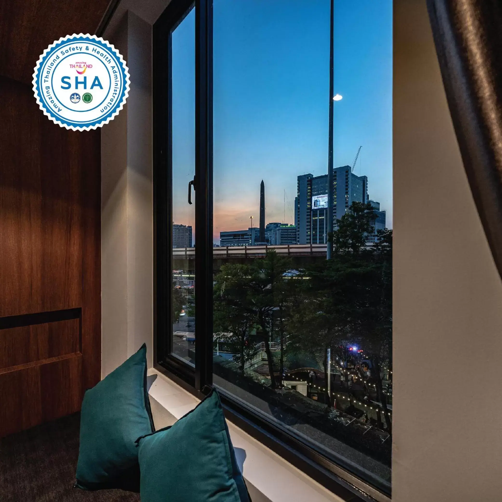 VIX Bangkok at Victory Monument VIX Bangkok at Victory Monument