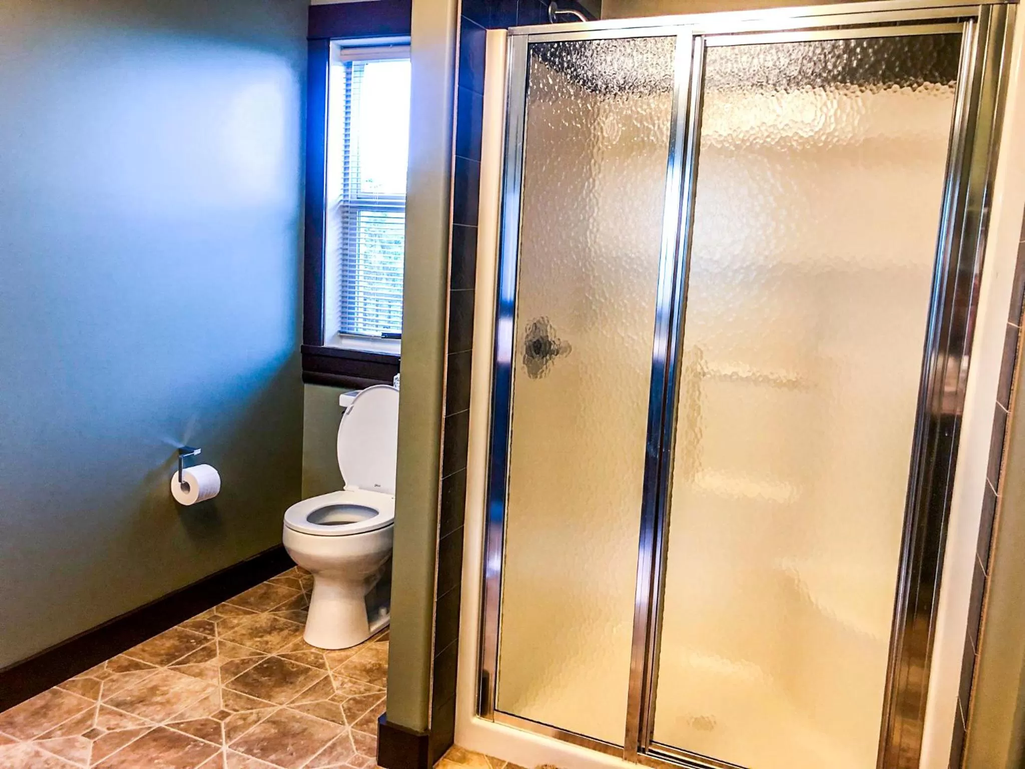 Bathroom in Wolf Creek Bed and Breakfast