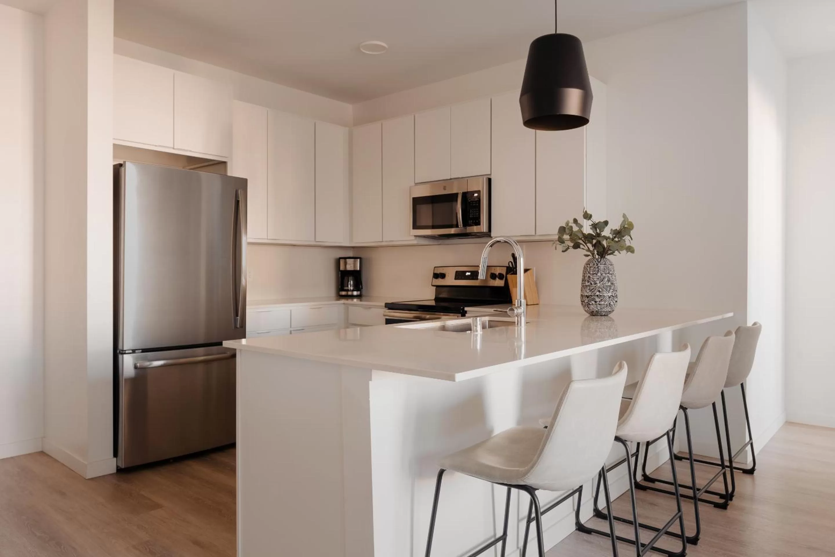 Kitchen/Kitchenette in Sonder at SECOND & SECOND