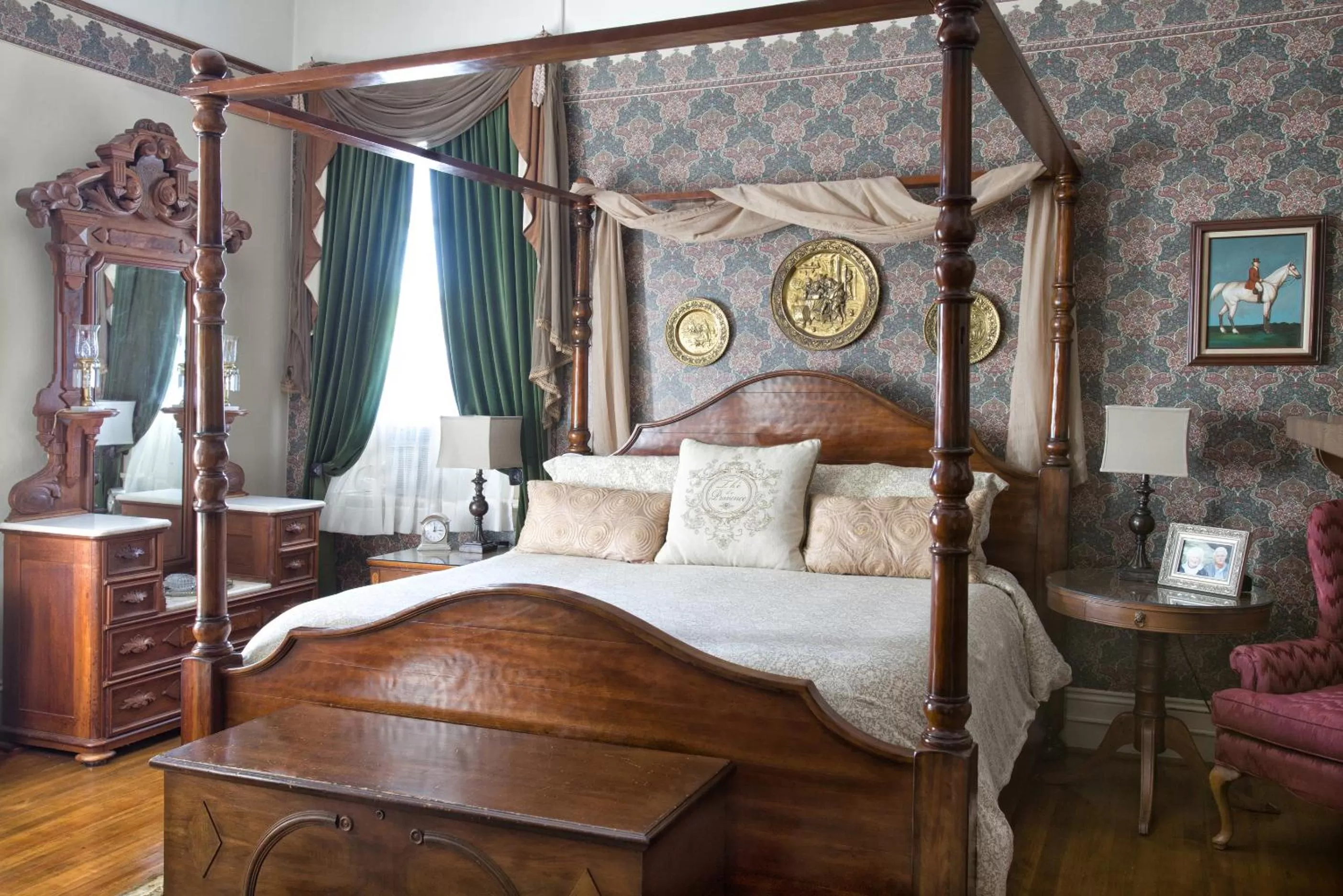 Bedroom, Bed in The Reynolds Mansion