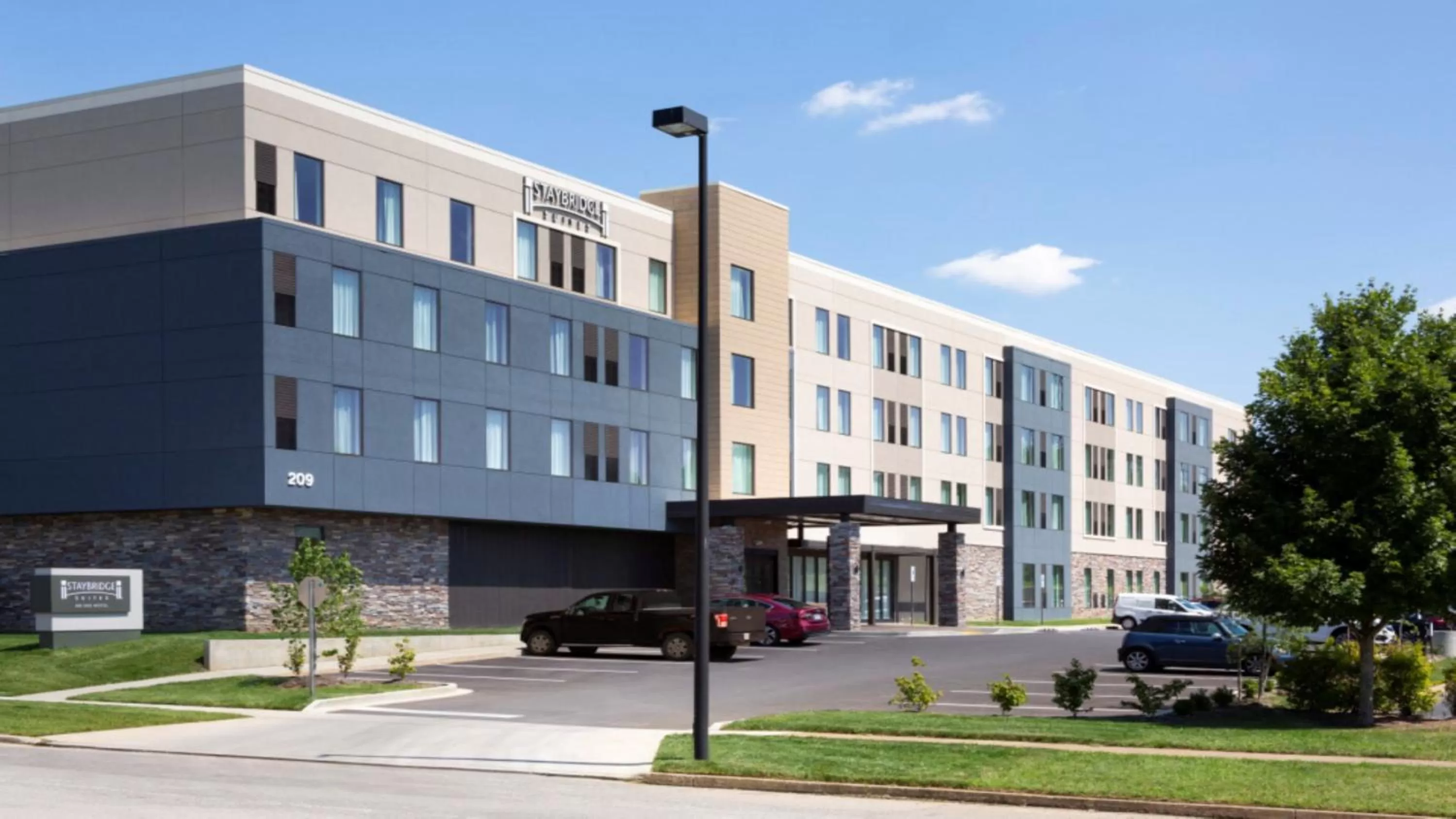 Property building in Staybridge Suites - Lexington S Medical Ctr Area by IHG