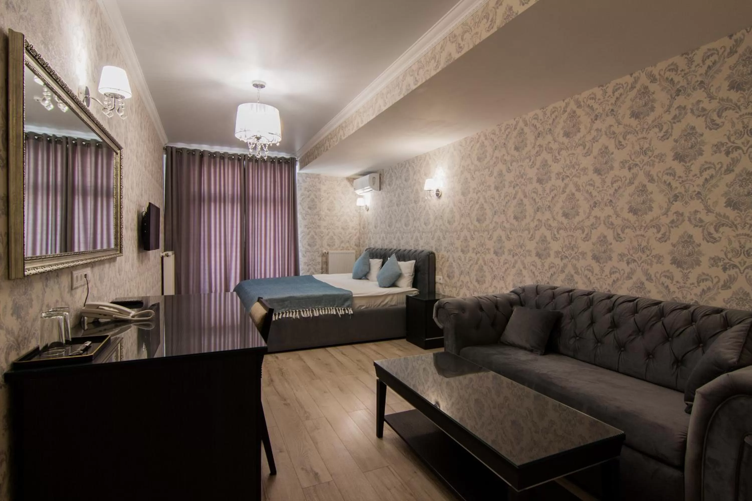 Photo of the whole room, Bed in Klassik Hotel