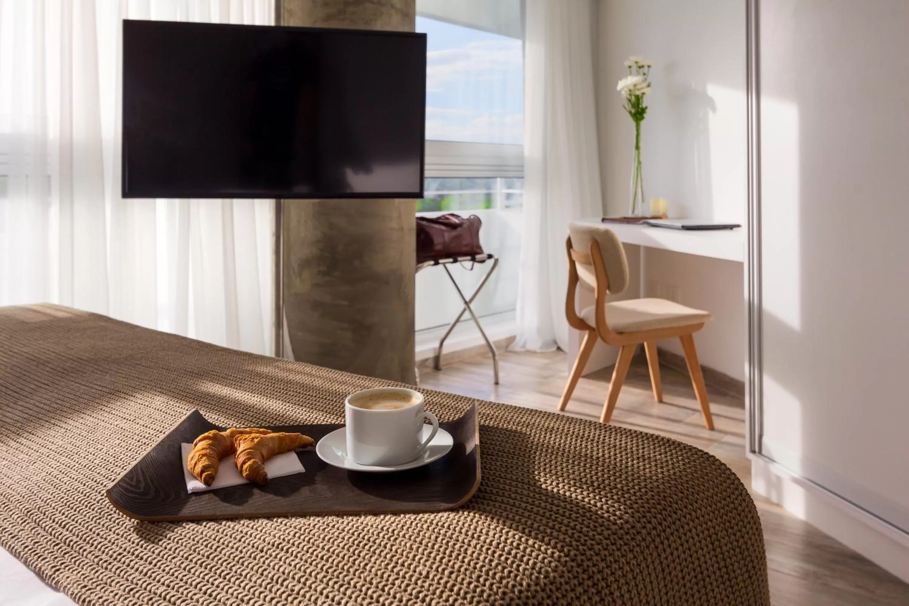 TV and multimedia, Bed in Dazzler by Wyndham Colonia