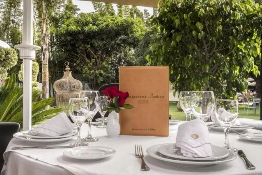 Restaurant/Places to Eat in Le Sphinx Boutique Hôtel