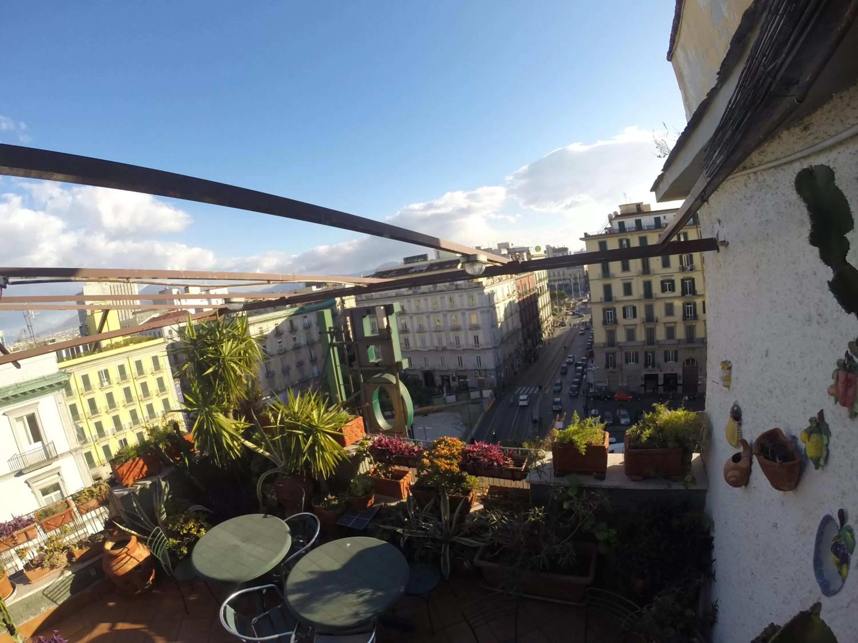 Restaurant/places to eat in Up Hotel