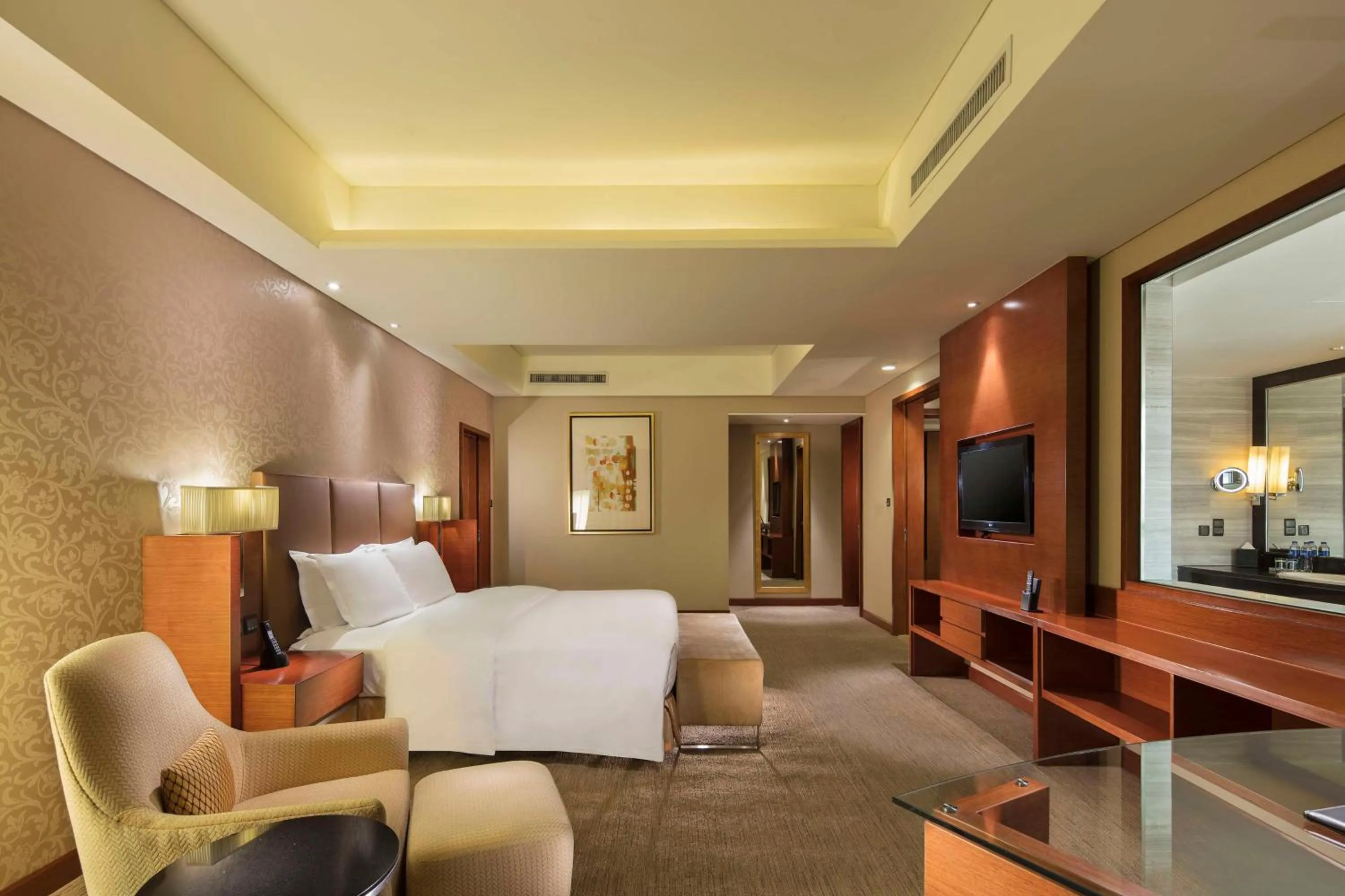 Bed in DoubleTree by Hilton Shenyang