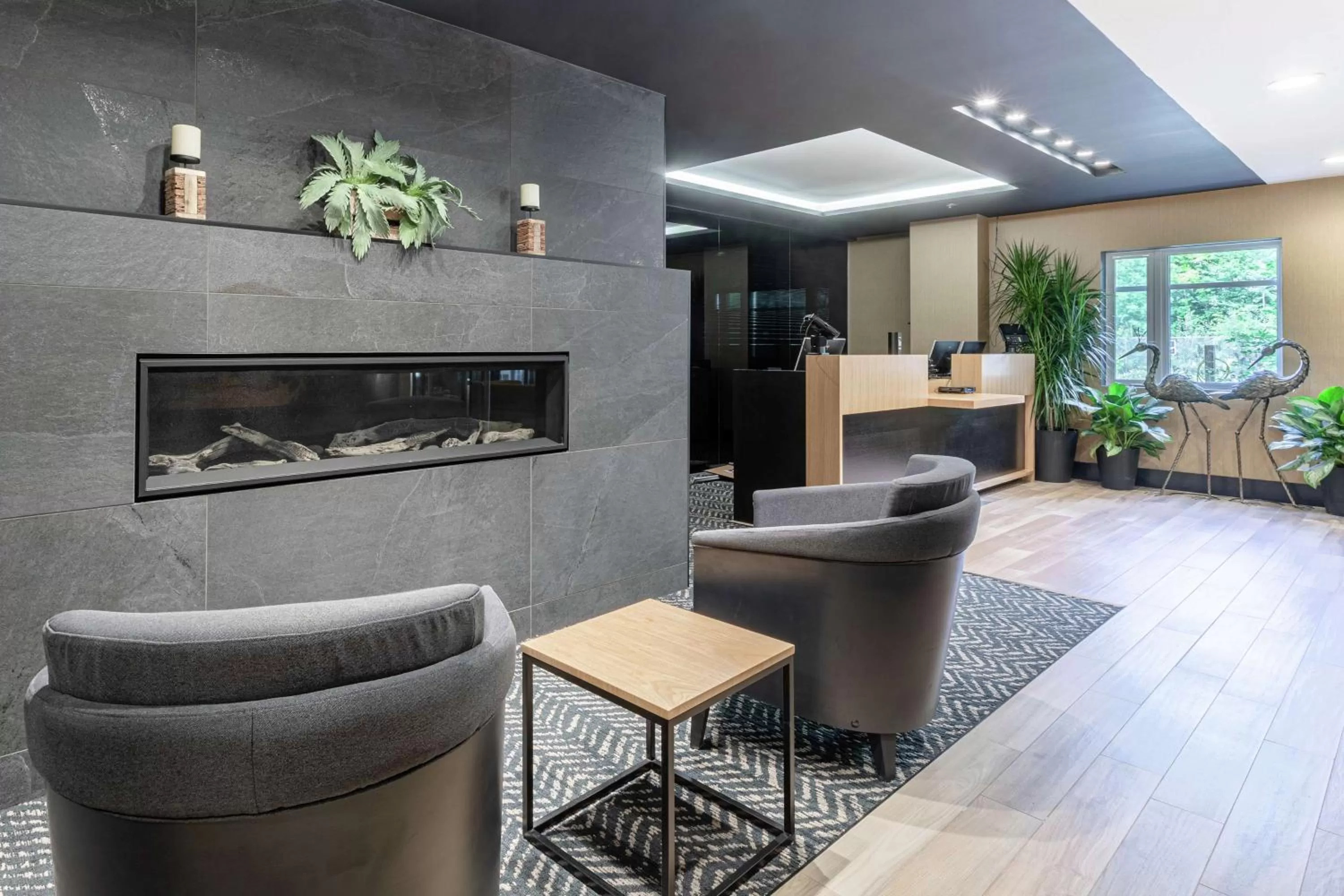 Lobby or reception in DoubleTree by Hilton Quebec Resort