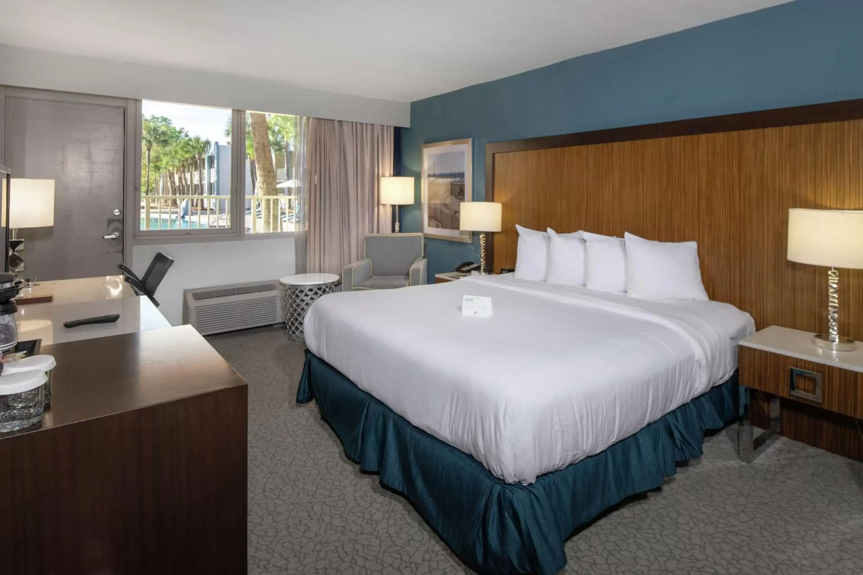 King Room with Balcony or Patio in DoubleTree by Hilton Hotel Jacksonville Airport King Room with Balcony or Patio in DoubleTree by Hilton Hotel Jacksonville Airport