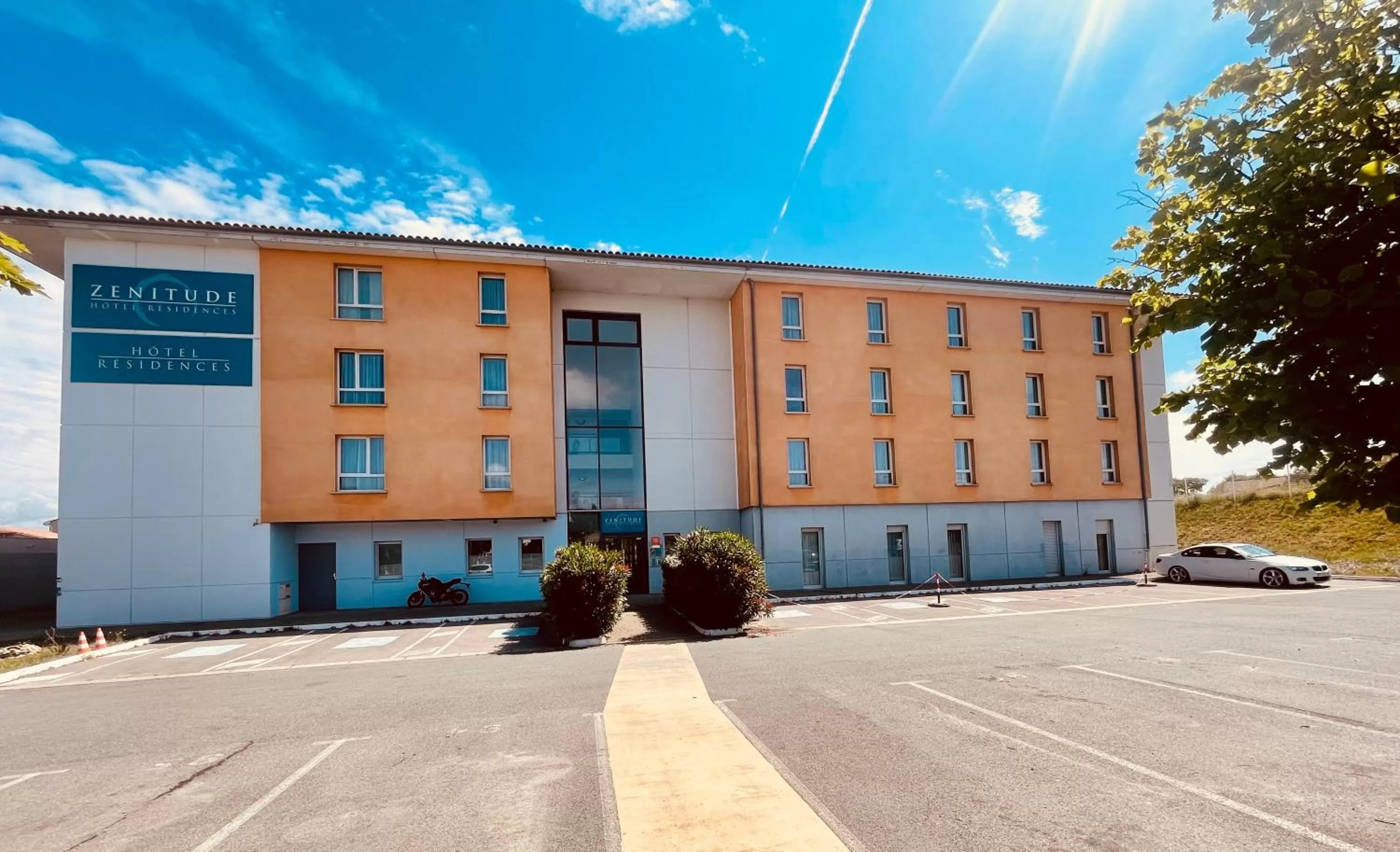 Facade/entrance in Comfort Aparthotel Carcassonne