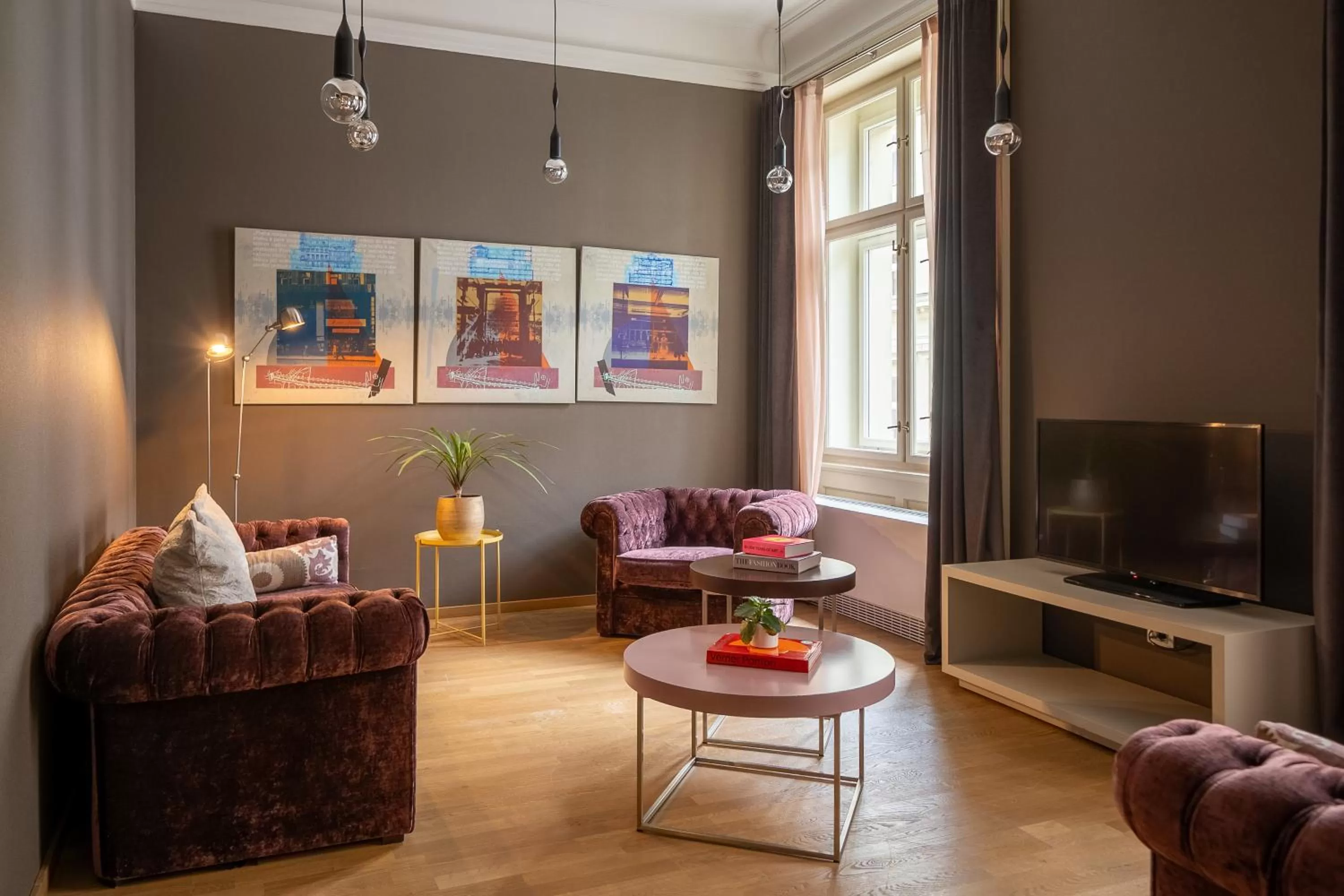 TV and multimedia in INNSiDE by Meliá Prague Old Town