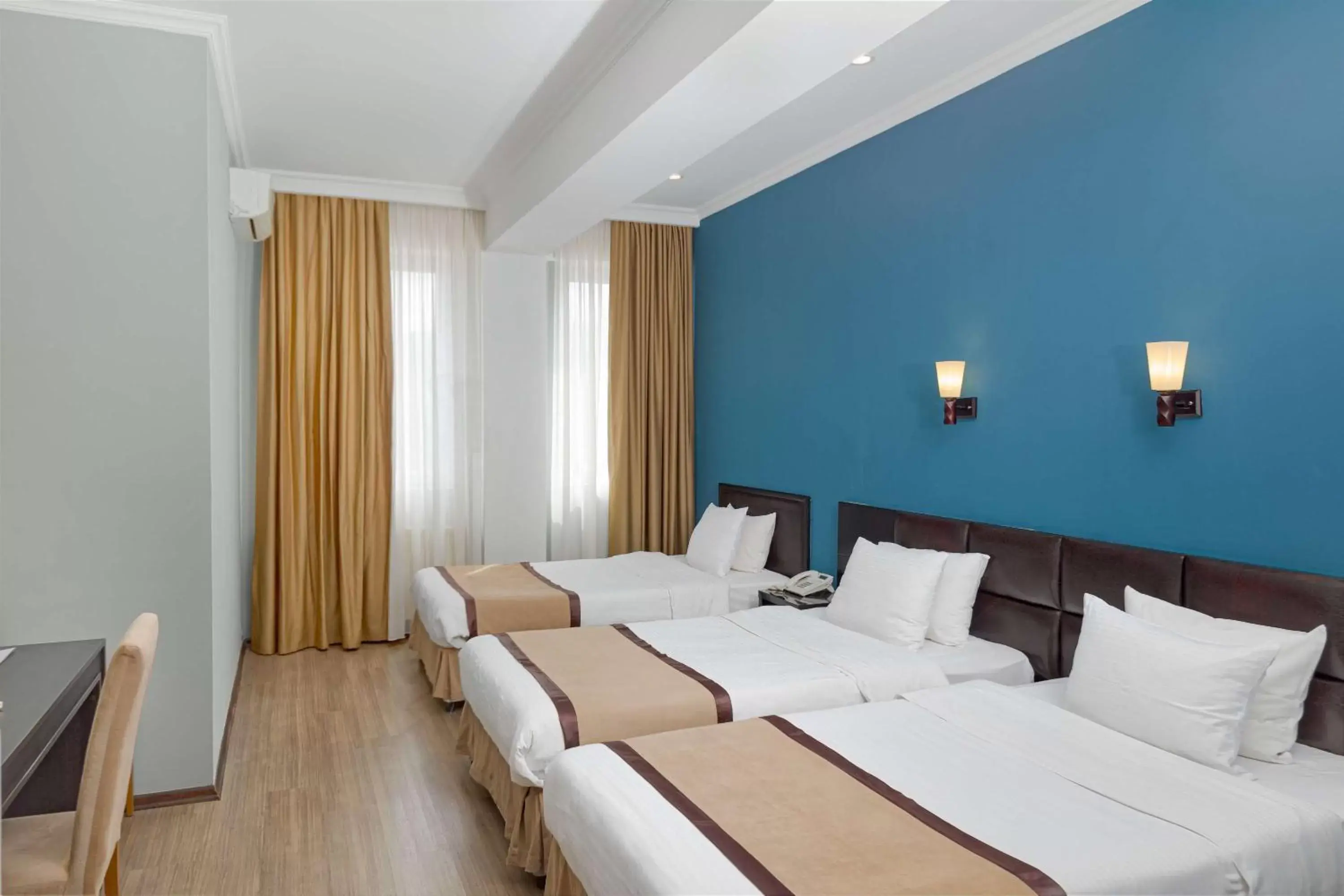 Standard Triple Room with Three Single Beds in Best Western Tbilisi Art Hotel Standard Triple Room with Three Single Beds in Best Western Tbilisi Art Hotel