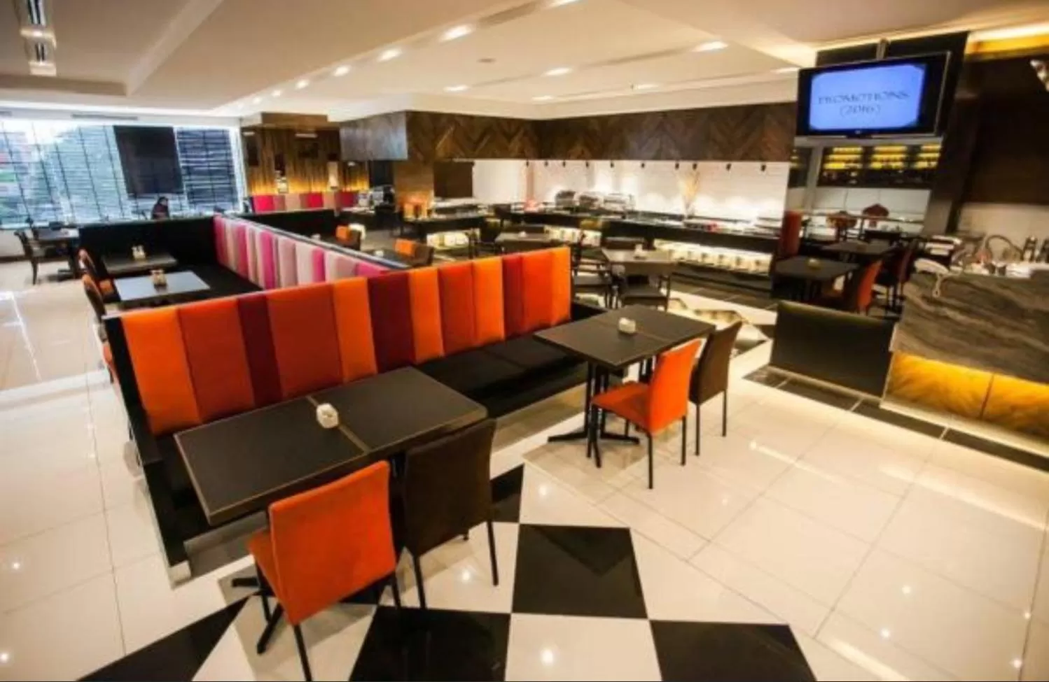 Restaurant/places to eat in Crystal Crown Hotel JB