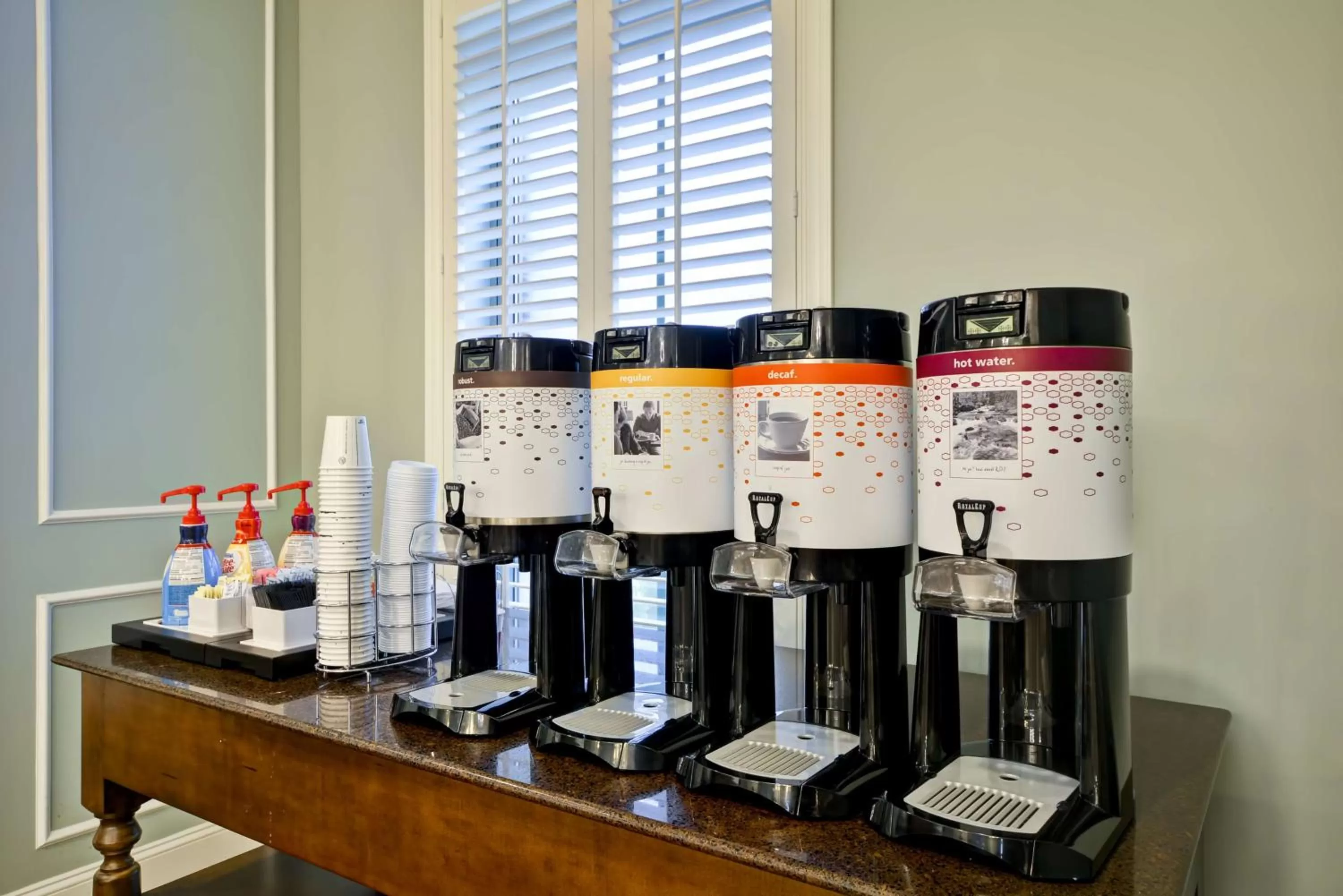 Restaurant/places to eat in Hampton Inn & Suites Charleston Airport