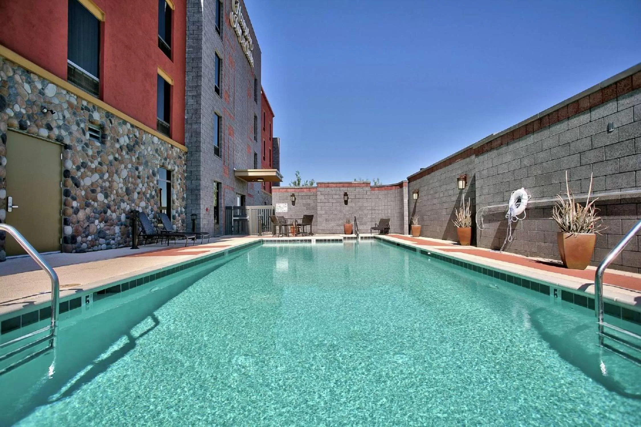 Pool view in Hampton Inn & Suites Scottsdale at Talking Stick