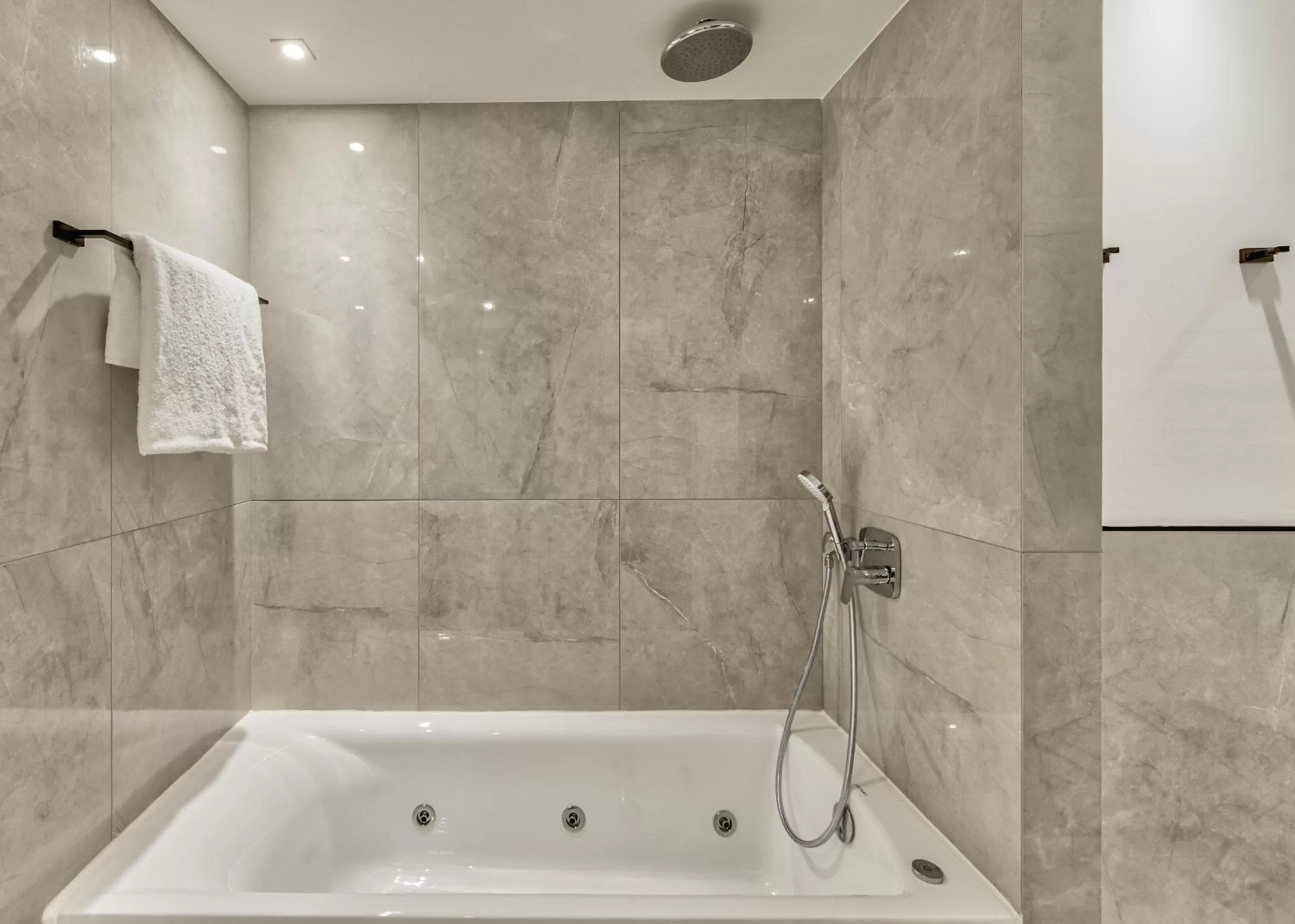 Bath in Bitzaro Boutique Hotel