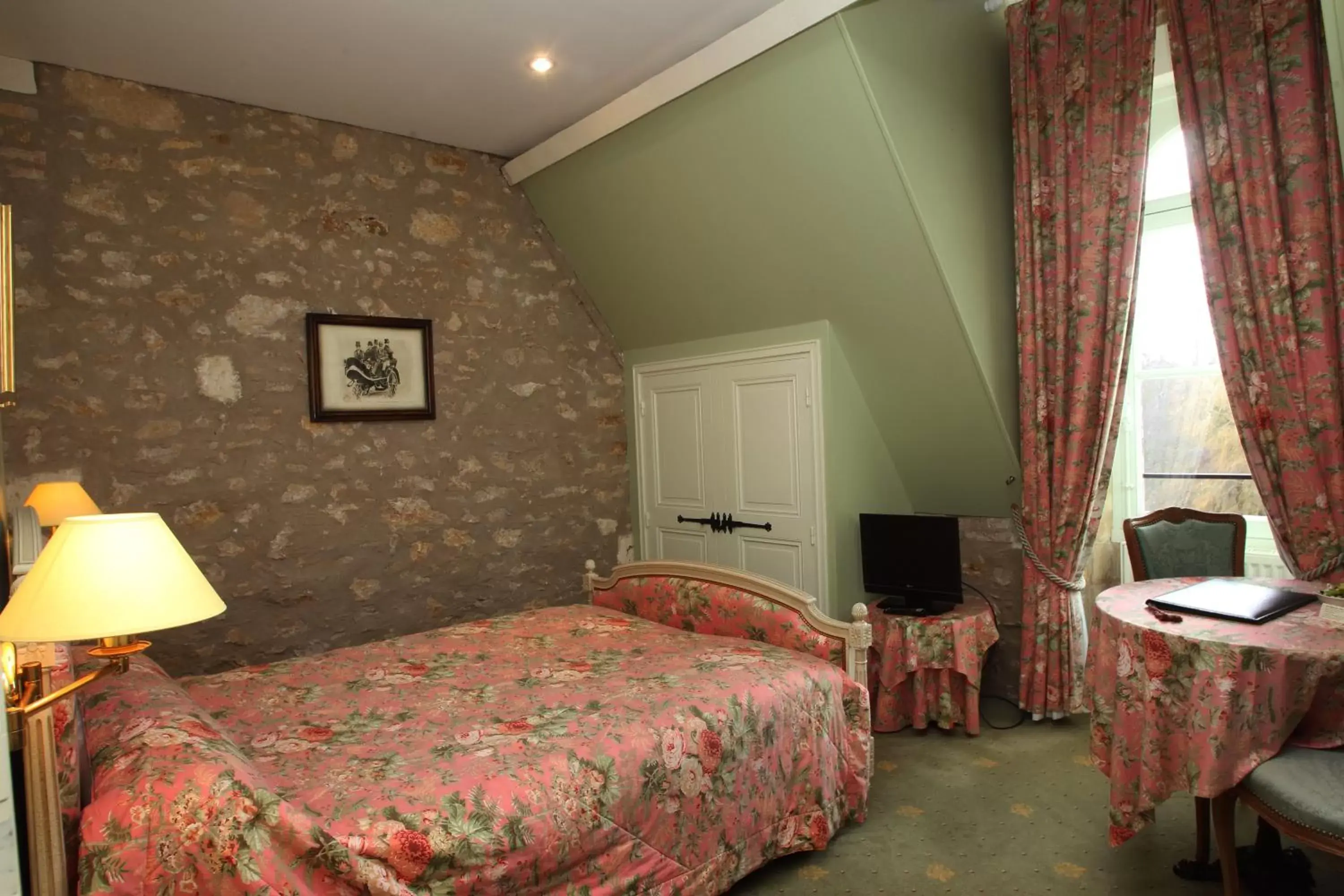 Single Prince Room in Château de la Verie Single Prince Room in Château de la Verie