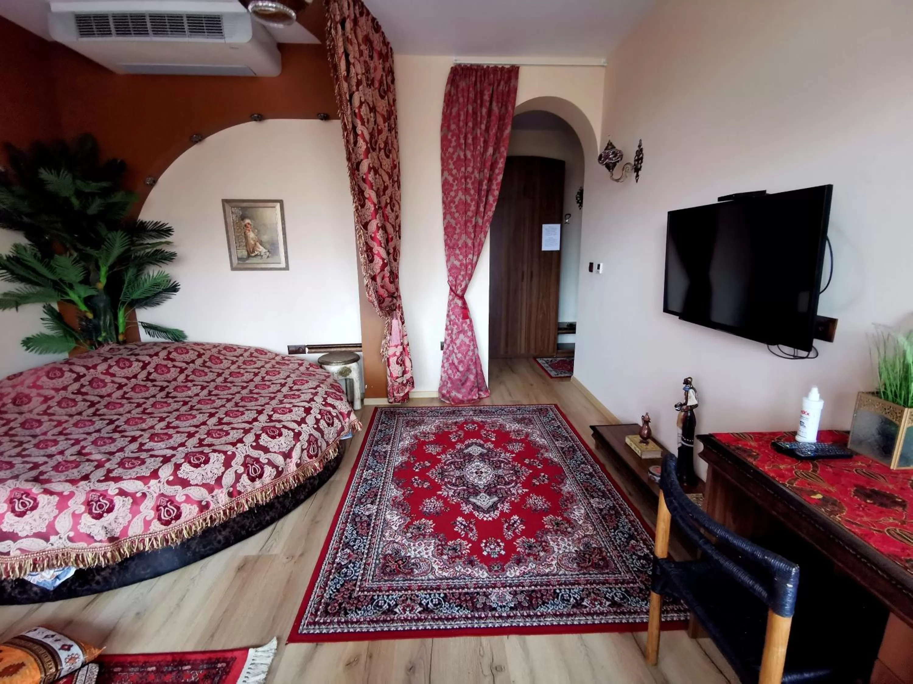 TV/Entertainment Center in Hotel Africa