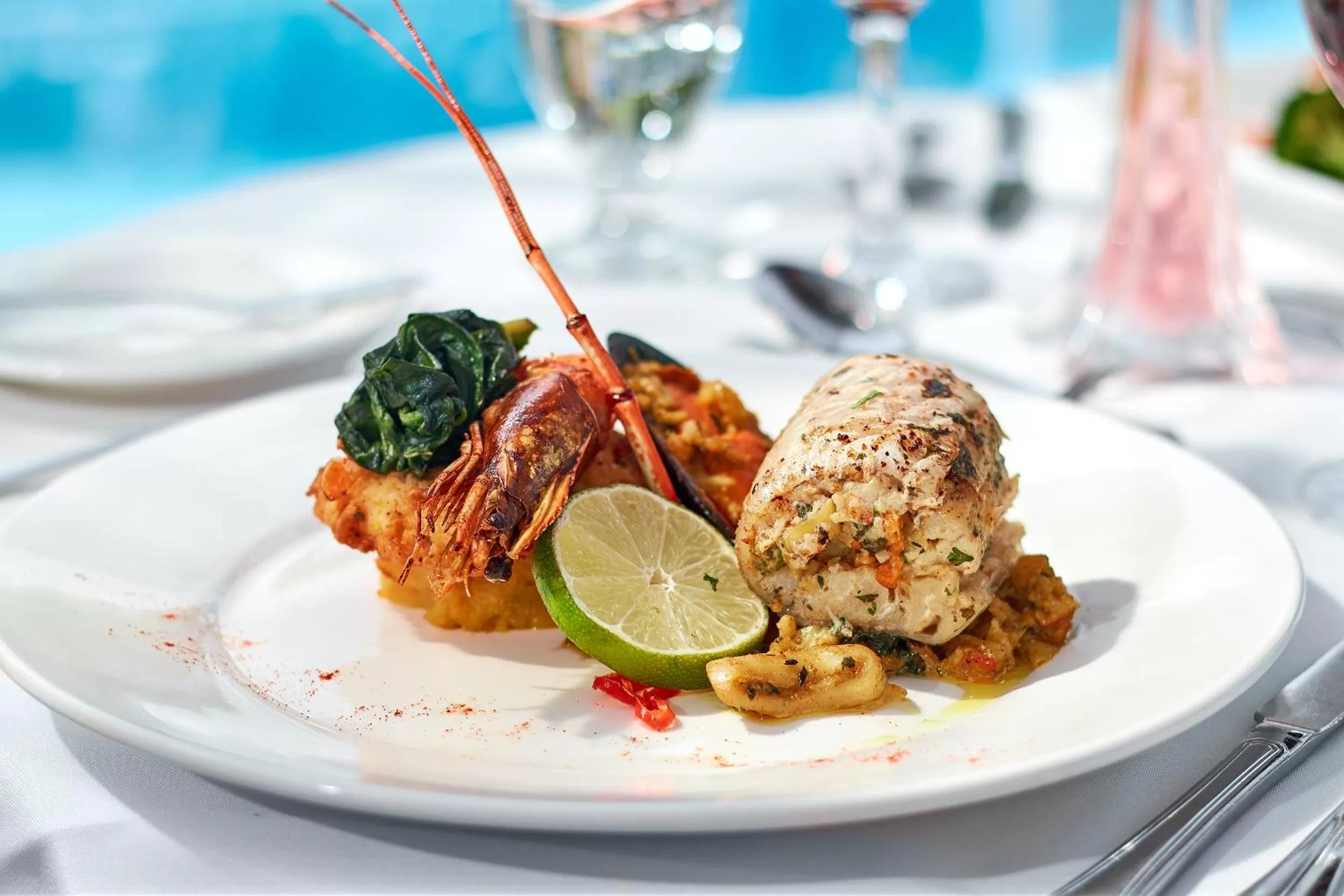 Food and drinks in Bay Gardens Beach Resort & Spa